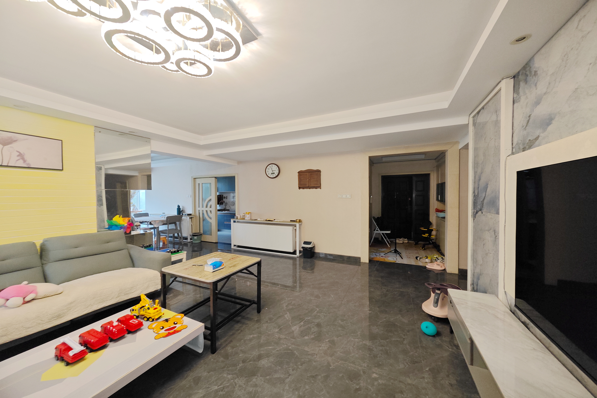 格蓝康都  4室2厅2卫    125.0万 格蓝康都  4室2厅2卫    125.0万客厅