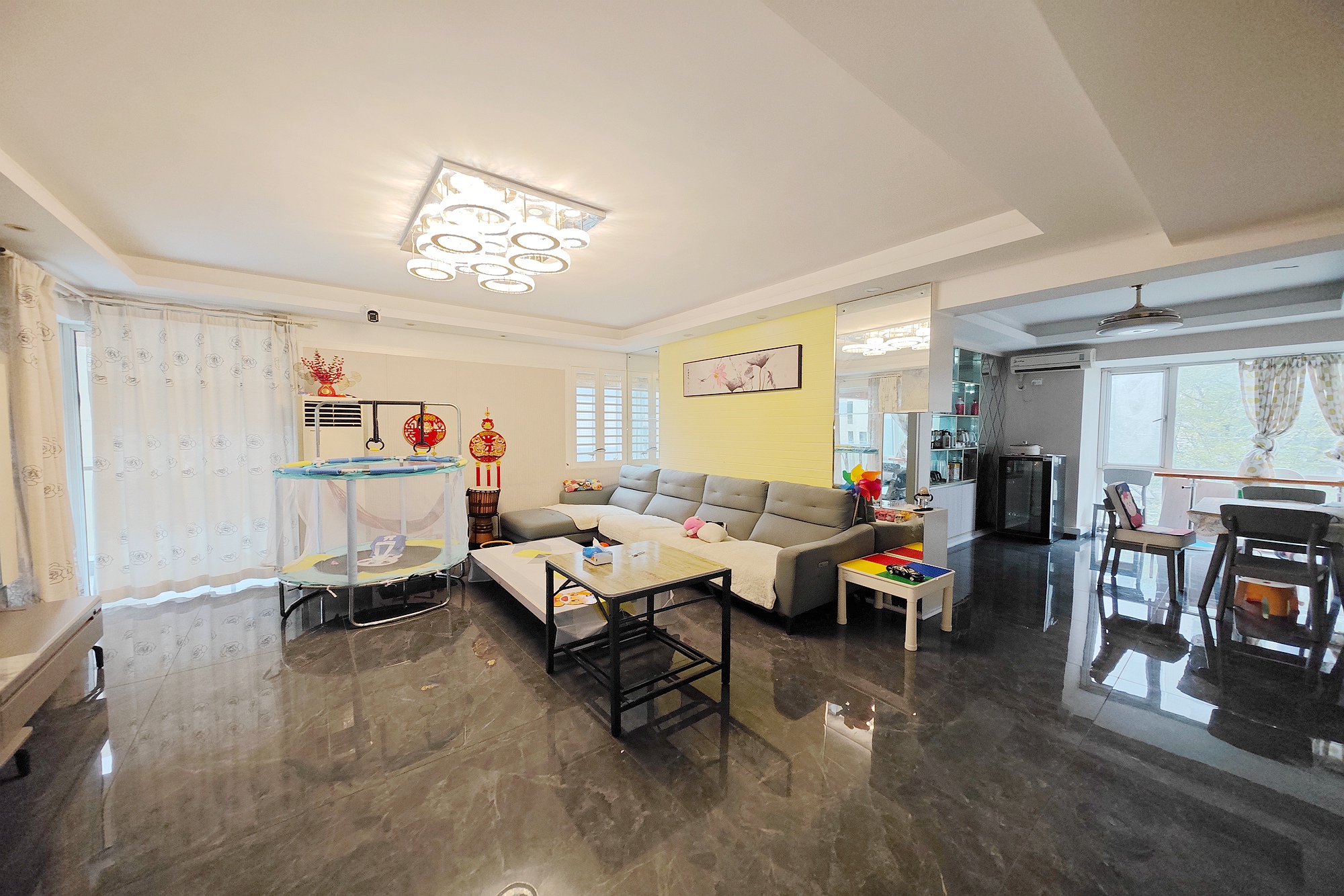 格蓝康都  4室2厅2卫    125.0万 格蓝康都  4室2厅2卫    125.0万客厅