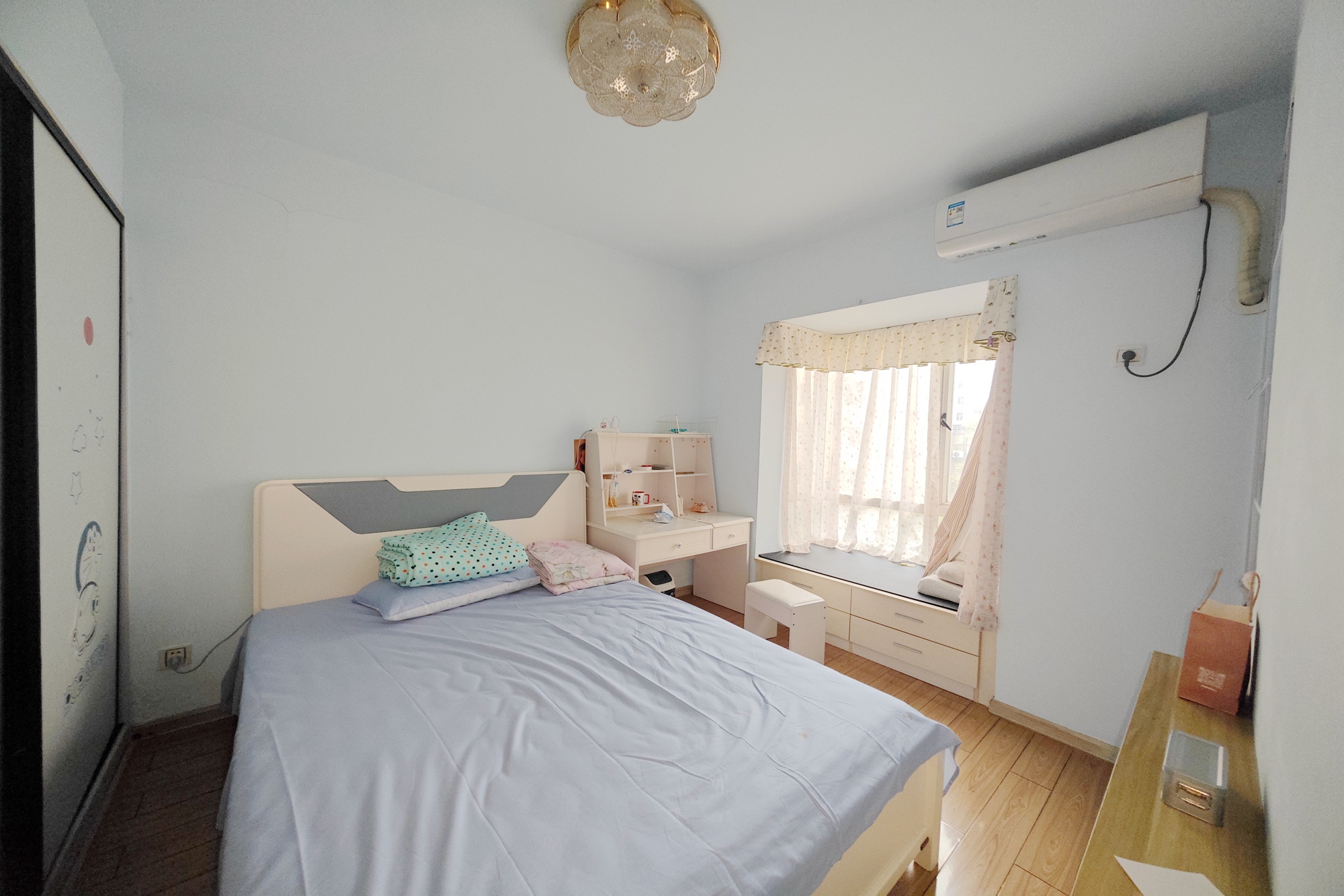 格蓝康都  4室2厅2卫    125.0万 格蓝康都  4室2厅2卫    125.0万卧室