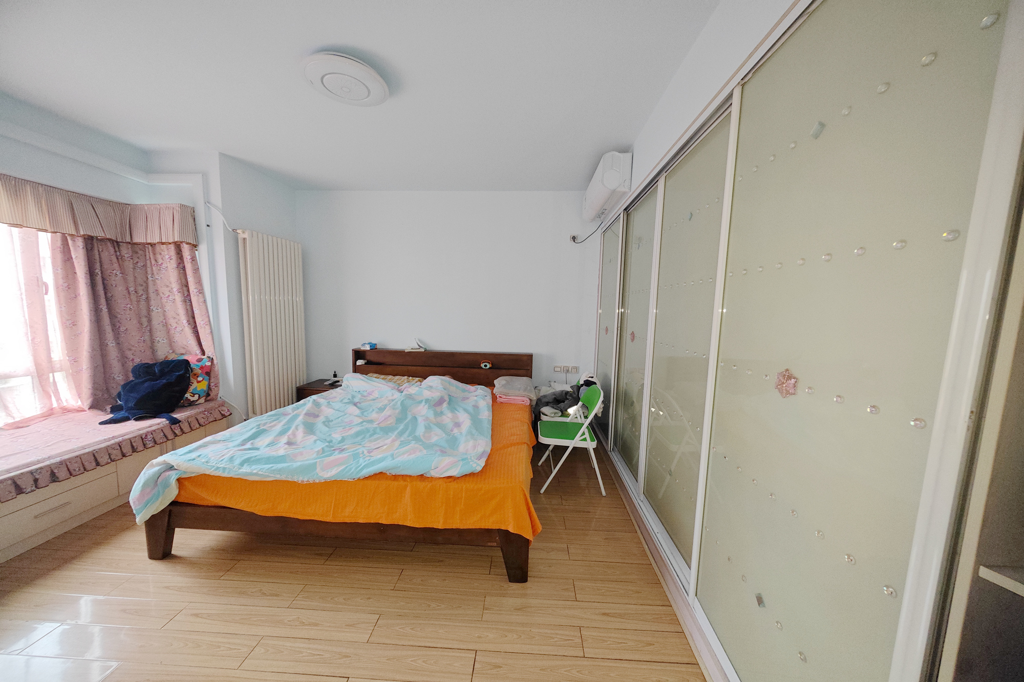 格蓝康都  4室2厅2卫    125.0万 格蓝康都  4室2厅2卫    125.0万卧室