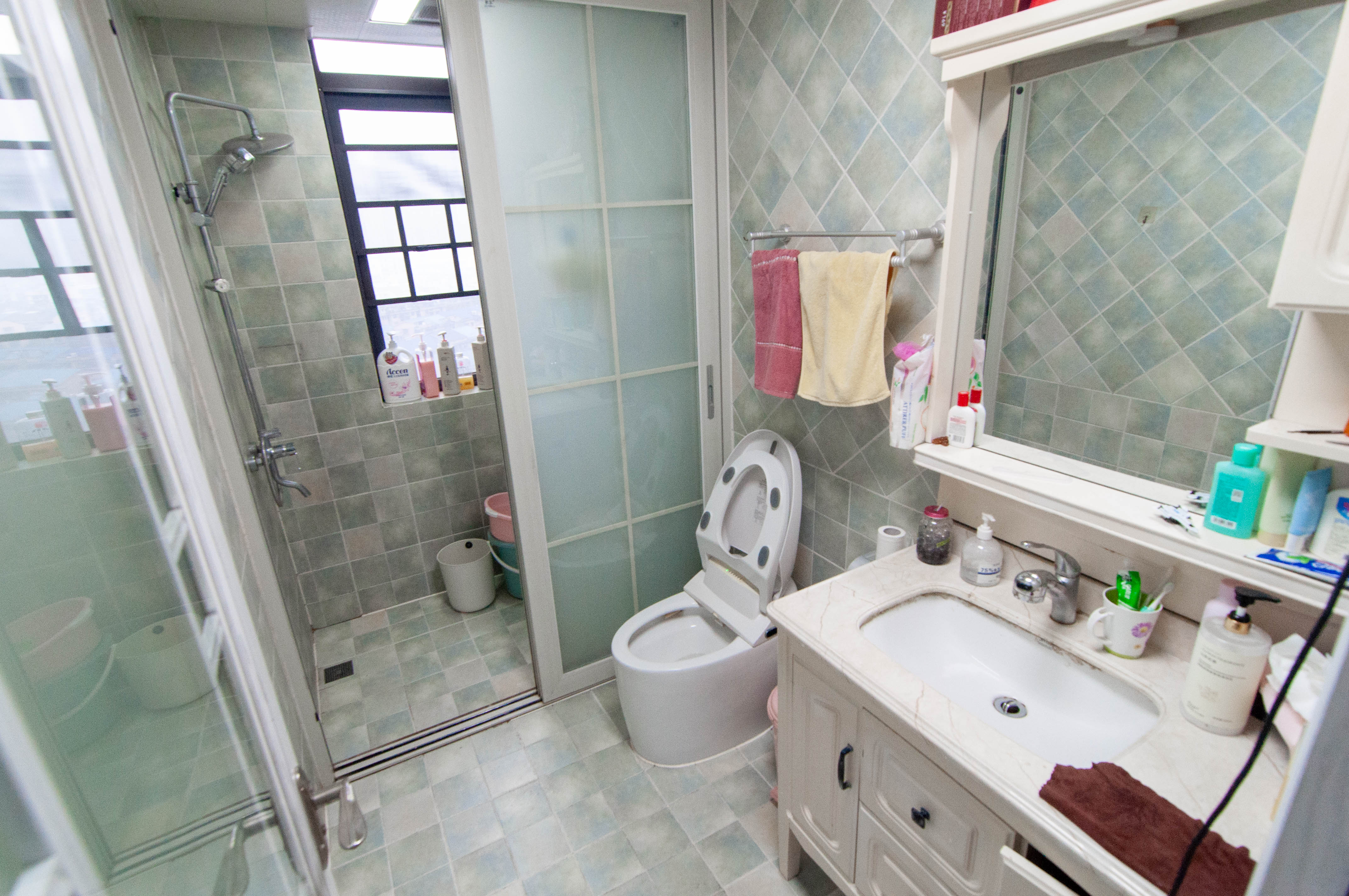 达美溪湖湾 3室2厅2卫 260.0万 达美溪湖湾 3室2厅2卫 260.0万卫生间