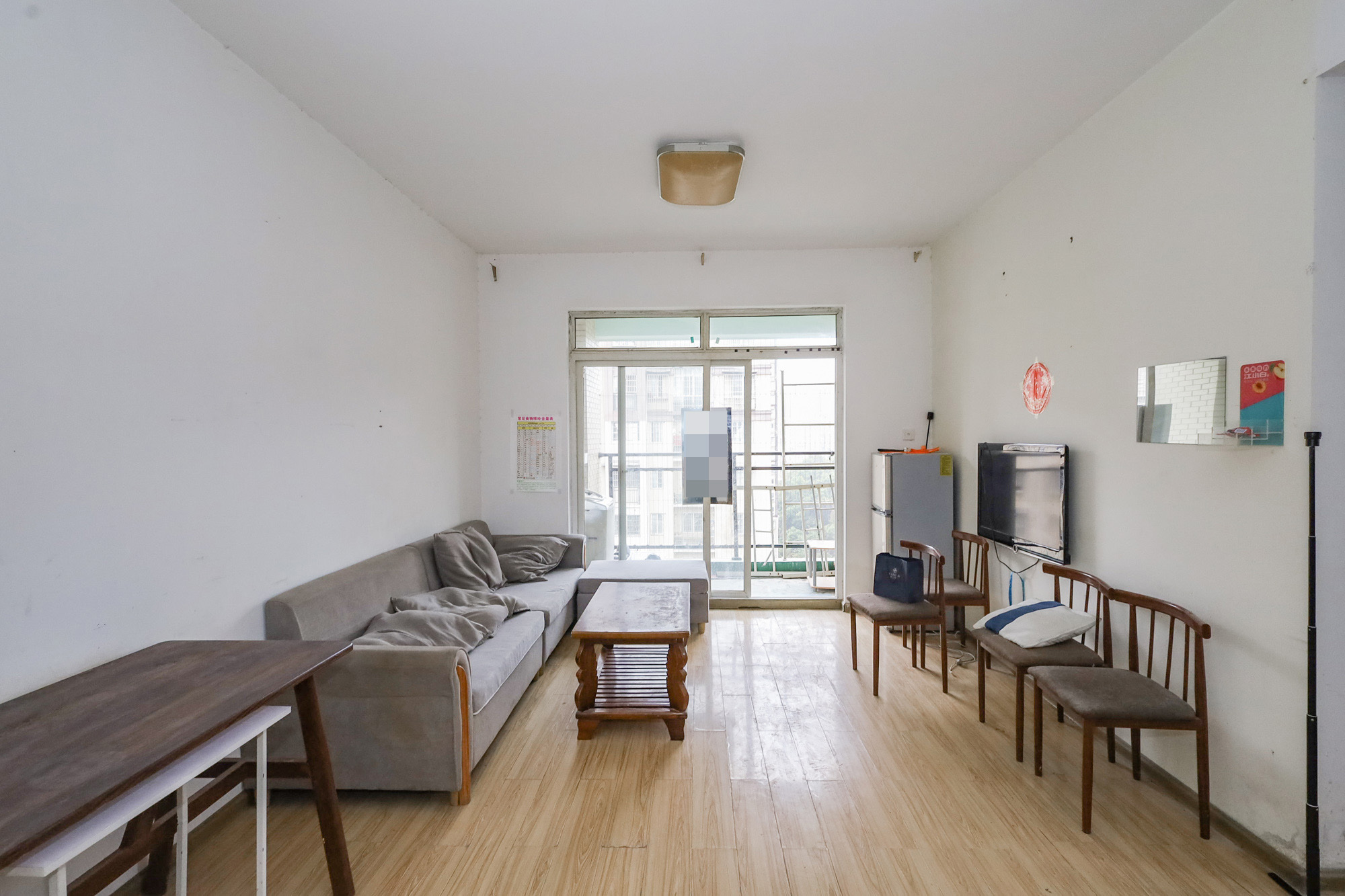 谷山庭院一期 2室2厅1卫 50.0万 谷山庭院一期 2室2厅1卫 50.0万客厅