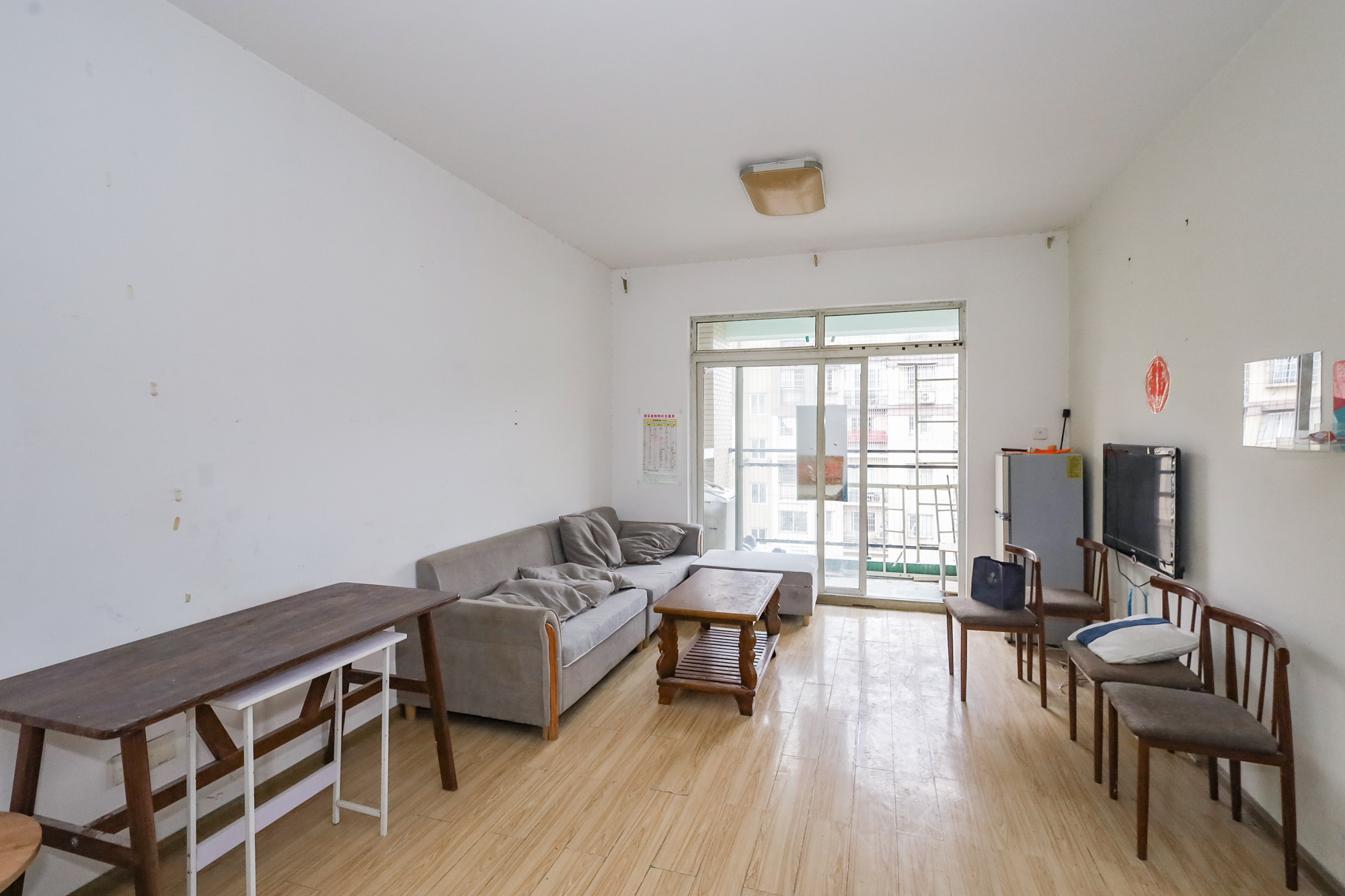 谷山庭院一期 2室2厅1卫 50.0万 谷山庭院一期 2室2厅1卫 50.0万客厅