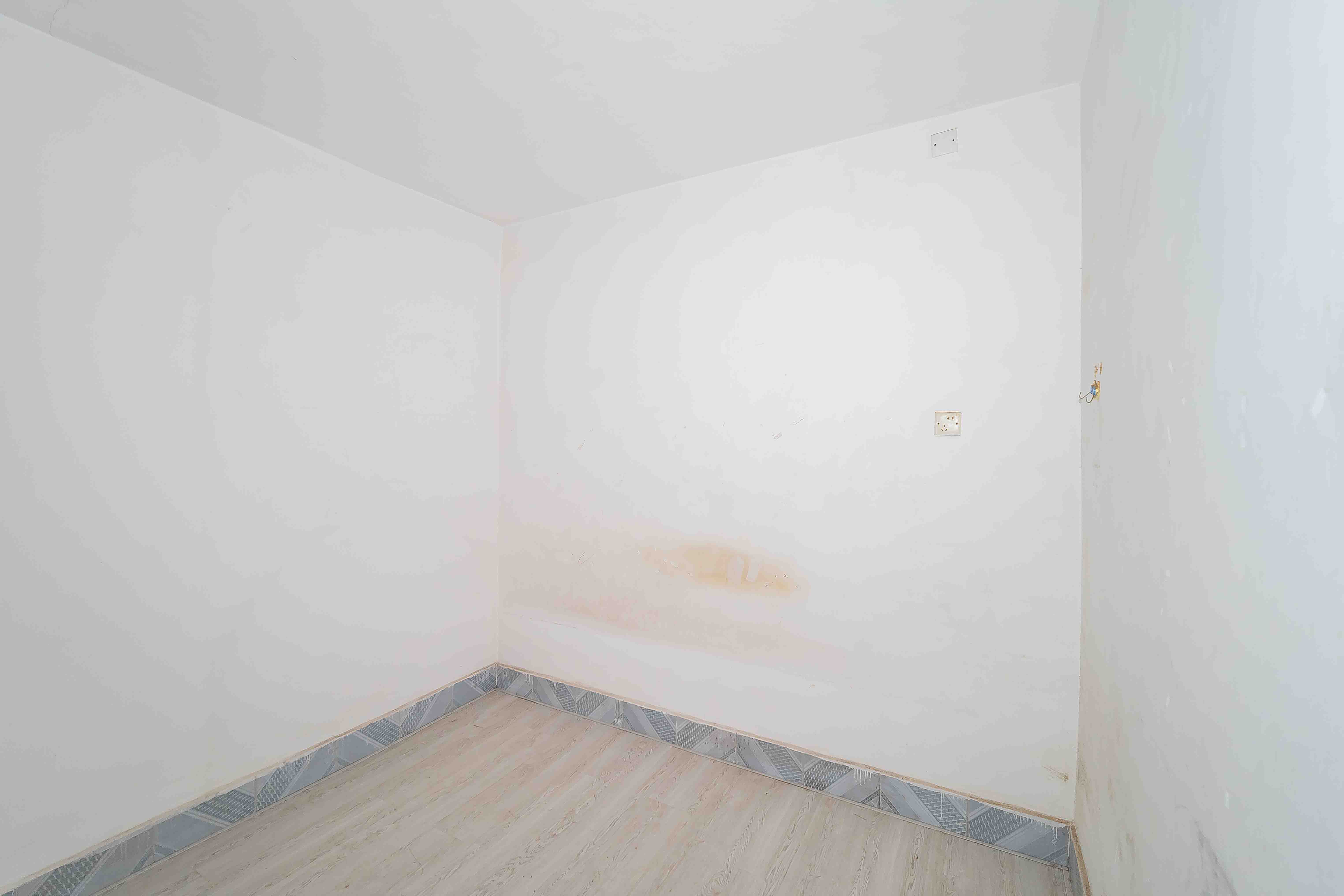 向东南社区  2室1厅1卫   29.50万卧室