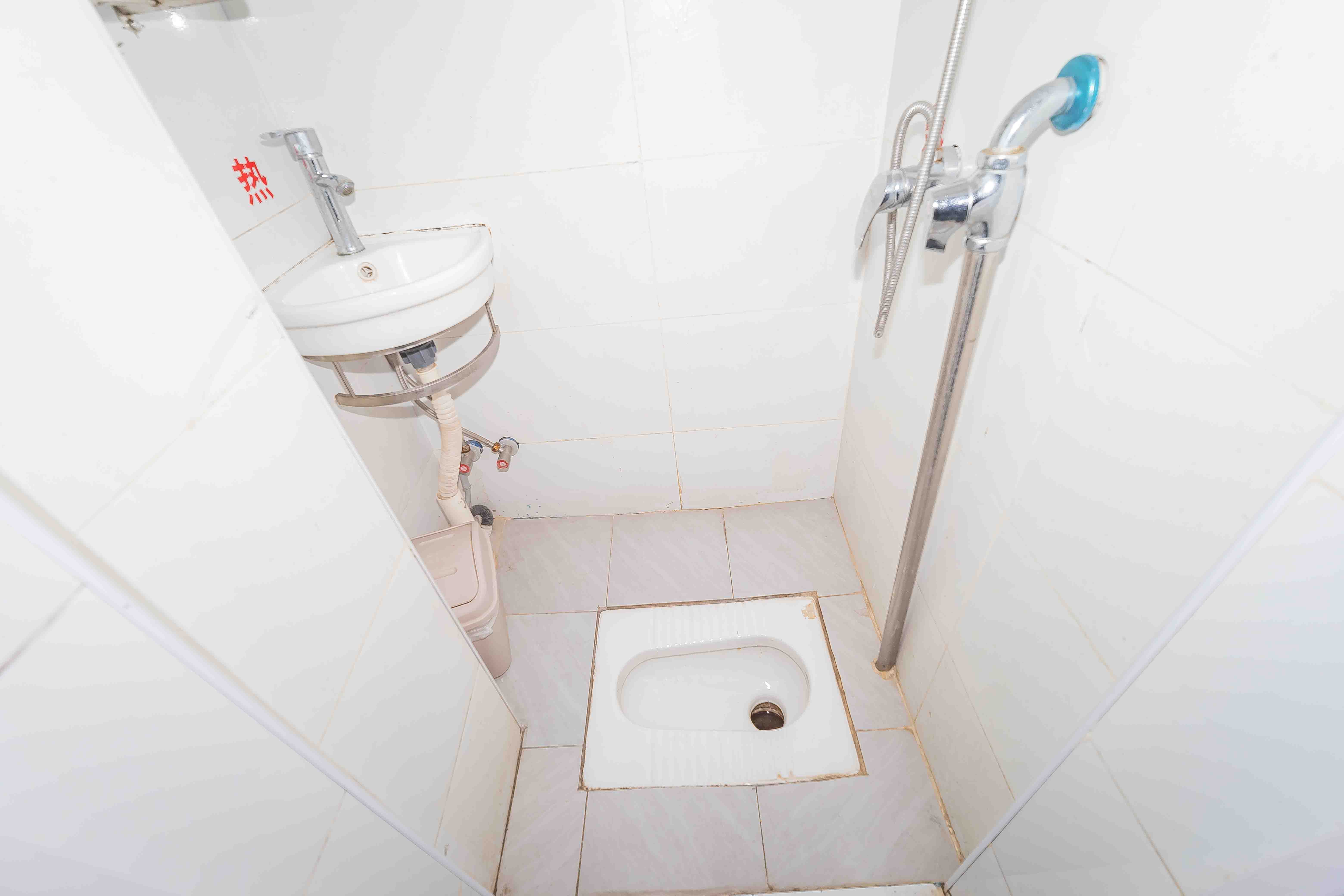 宏景名厦  5室2厅3卫   176.00万其他