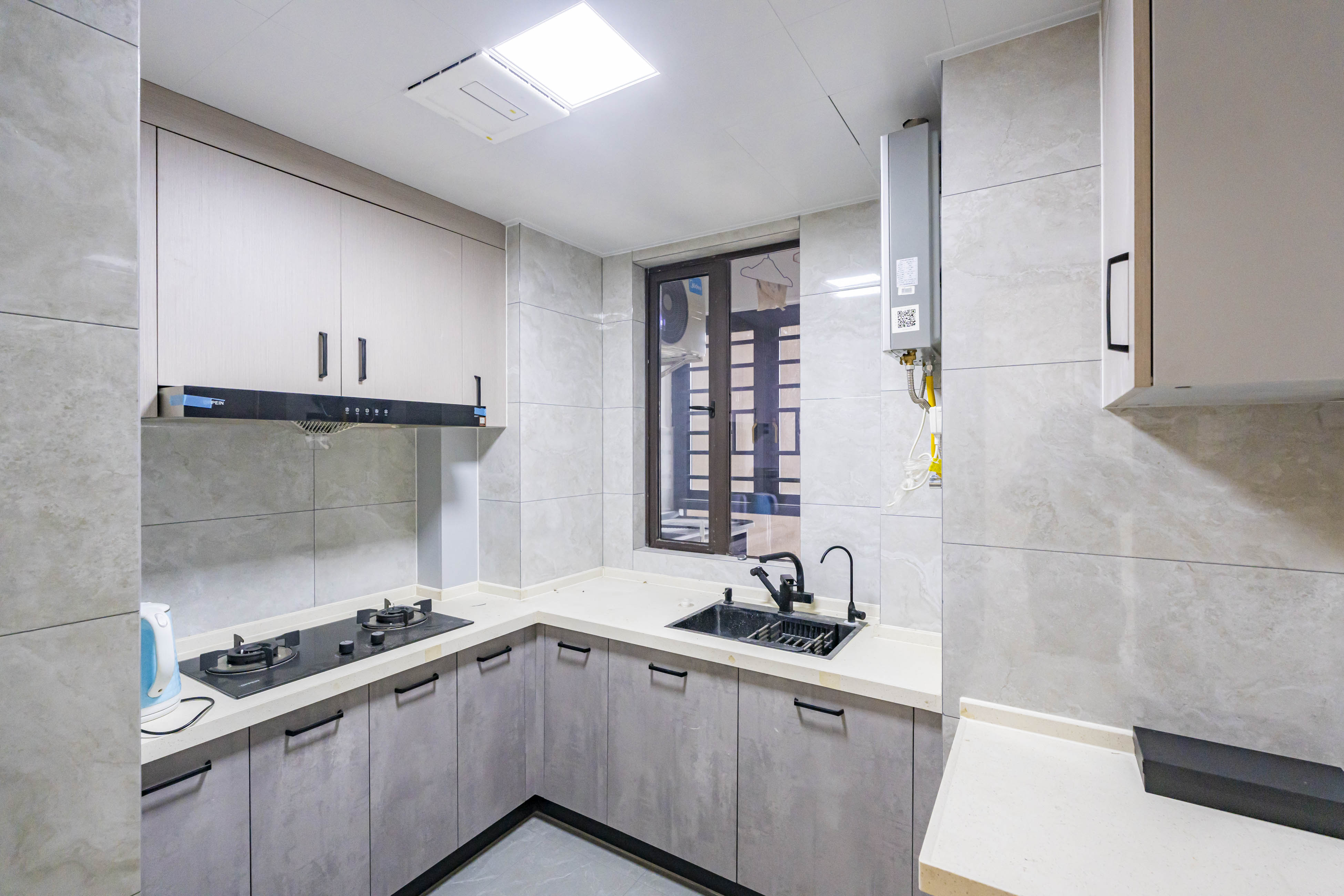 上园商住小区 4室2厅1卫 106.0万 上园商住小区 4室2厅1卫 106.0万厨房