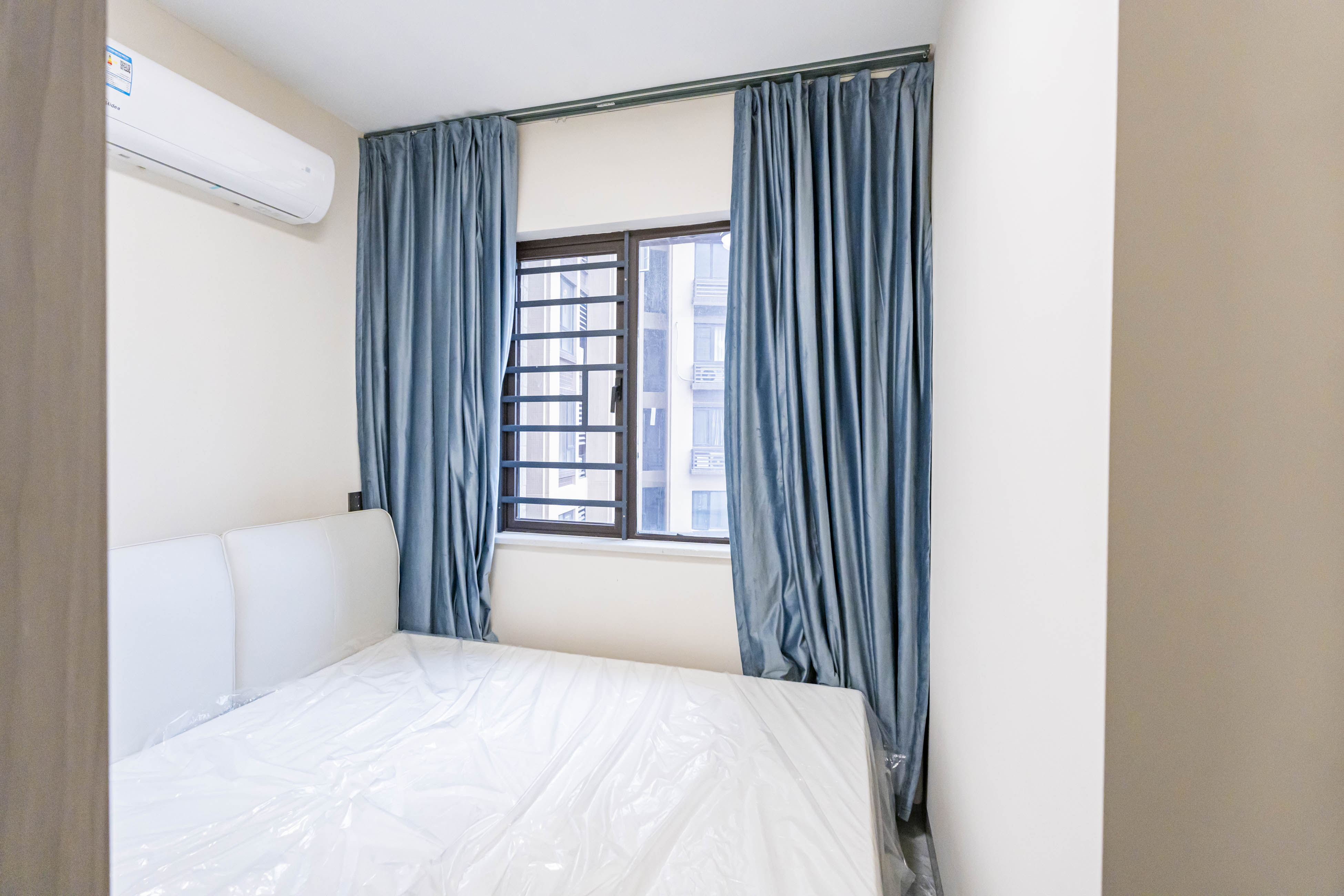 上园商住小区 4室2厅1卫 106.0万 上园商住小区 4室2厅1卫 106.0万卧室