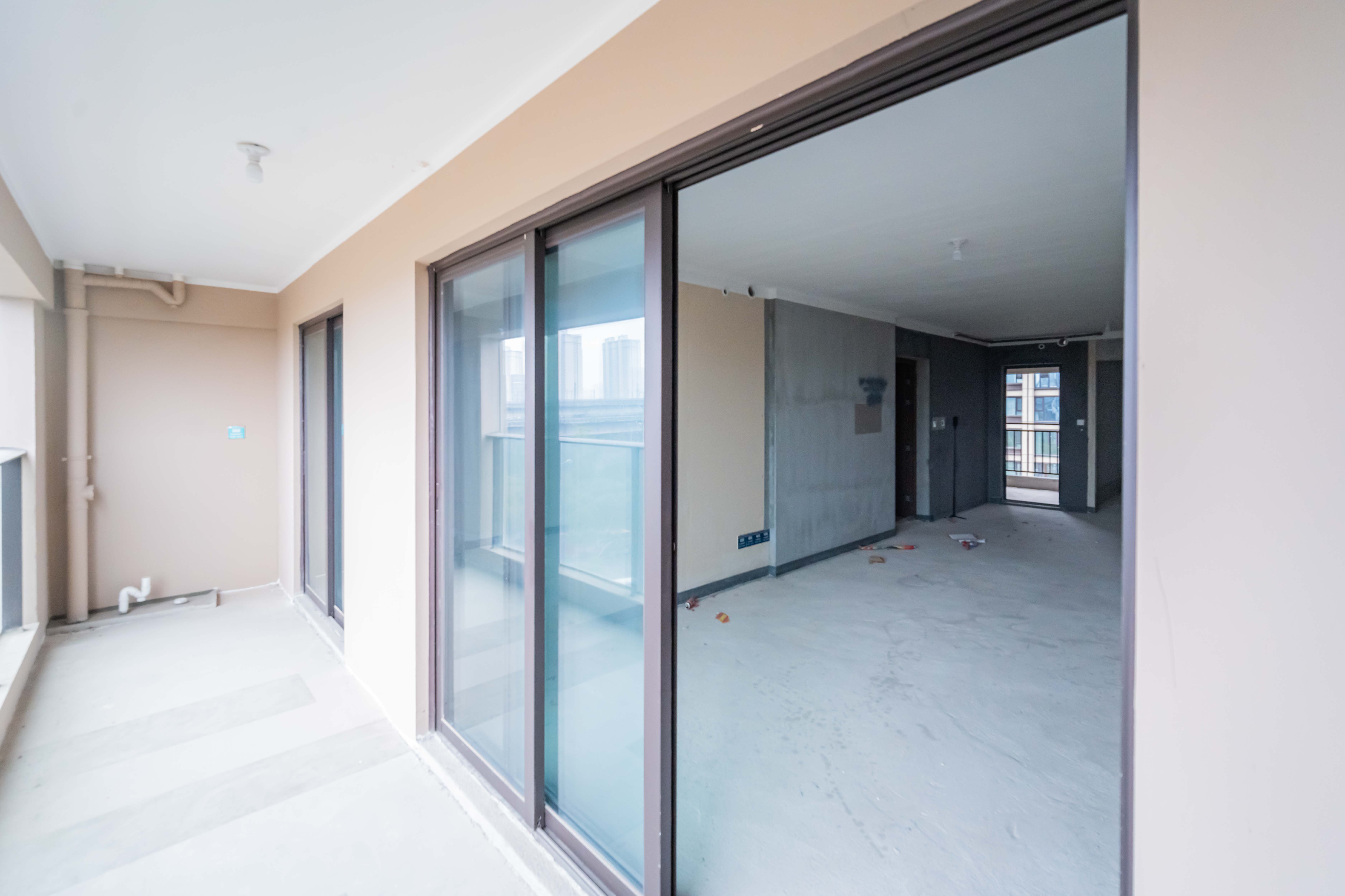 建发玖洲和玺  4室2厅2卫   135.00万其他