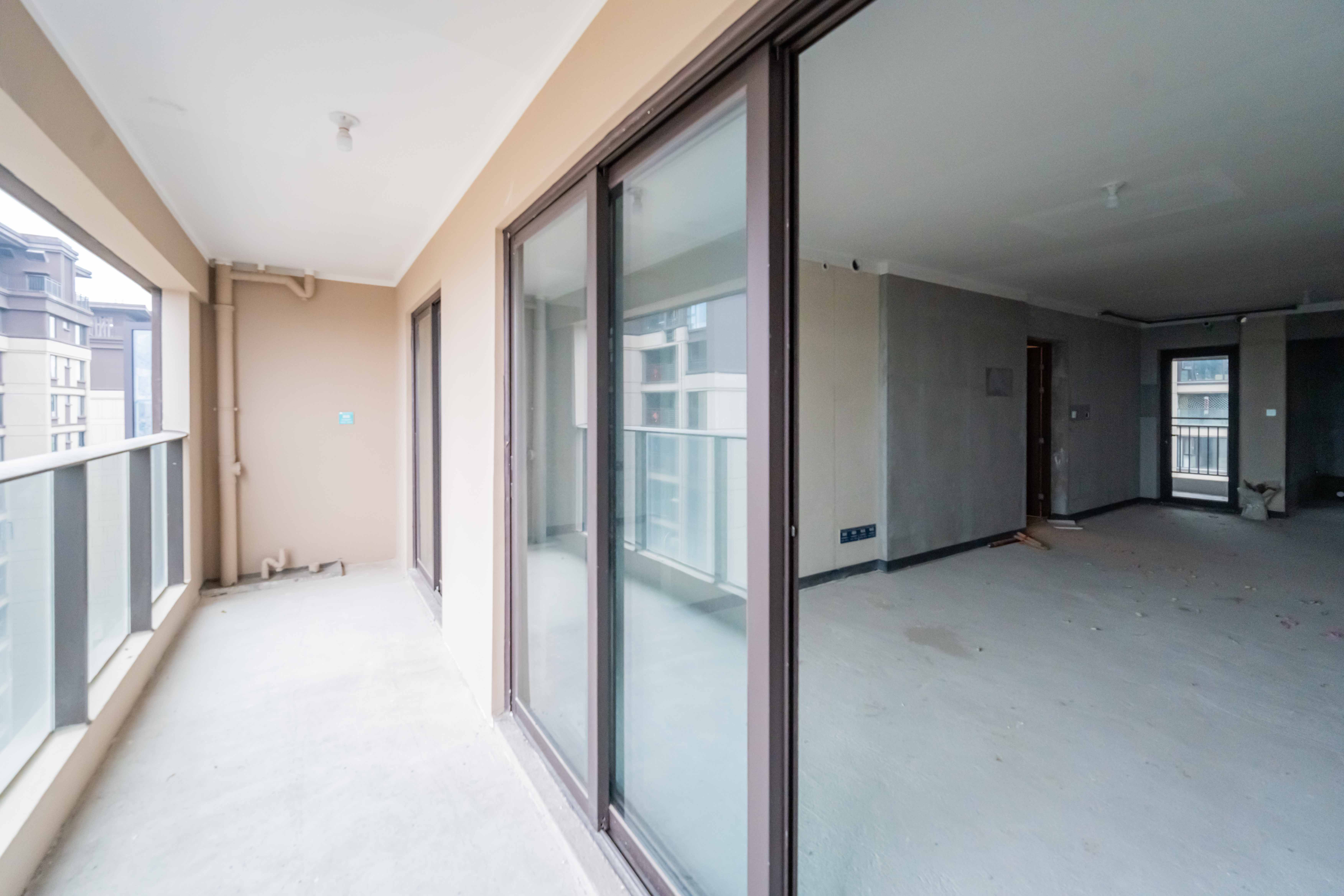 建发玖洲和玺  4室2厅2卫    142.0万其他