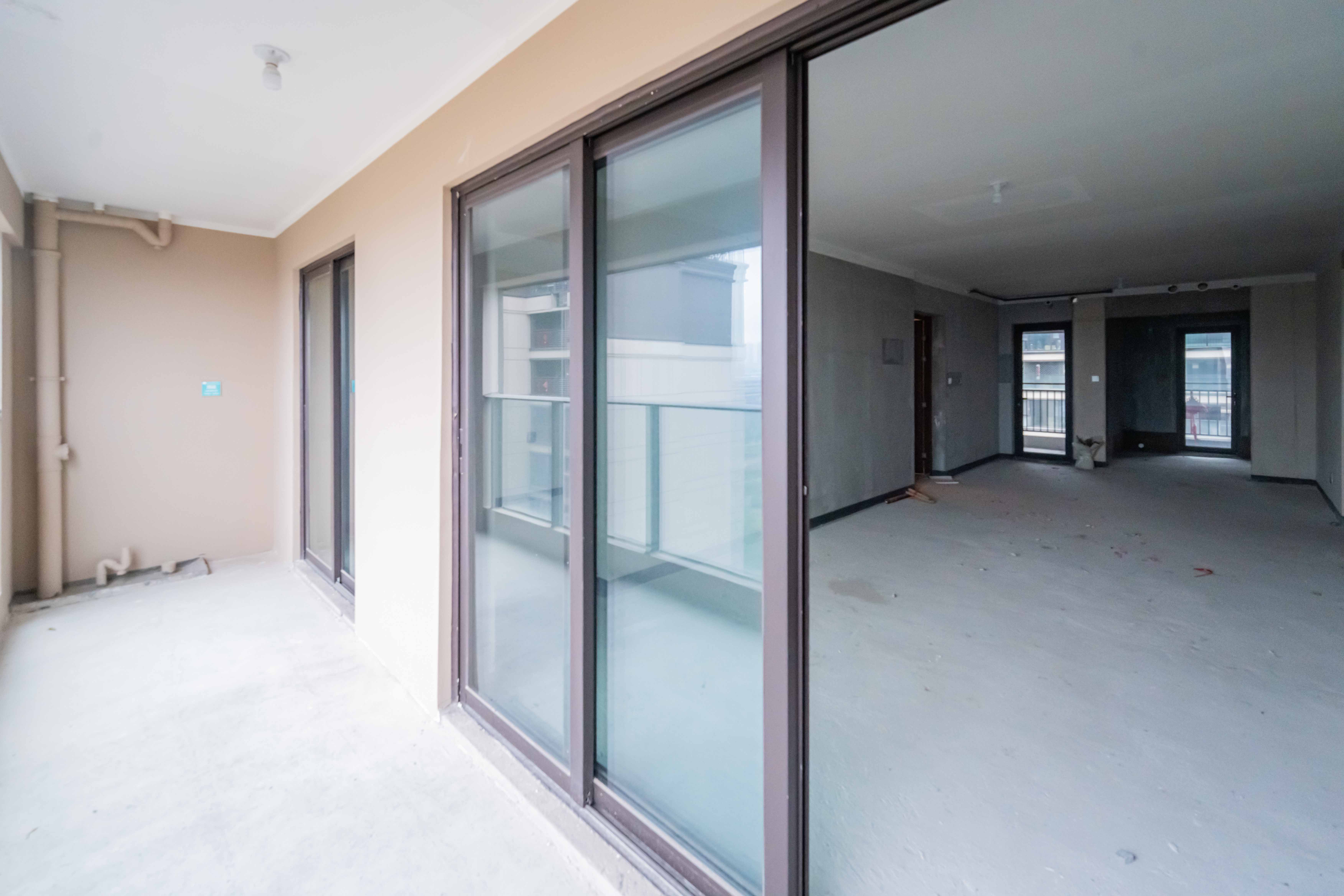 建发玖洲和玺  4室2厅2卫    142.0万其他