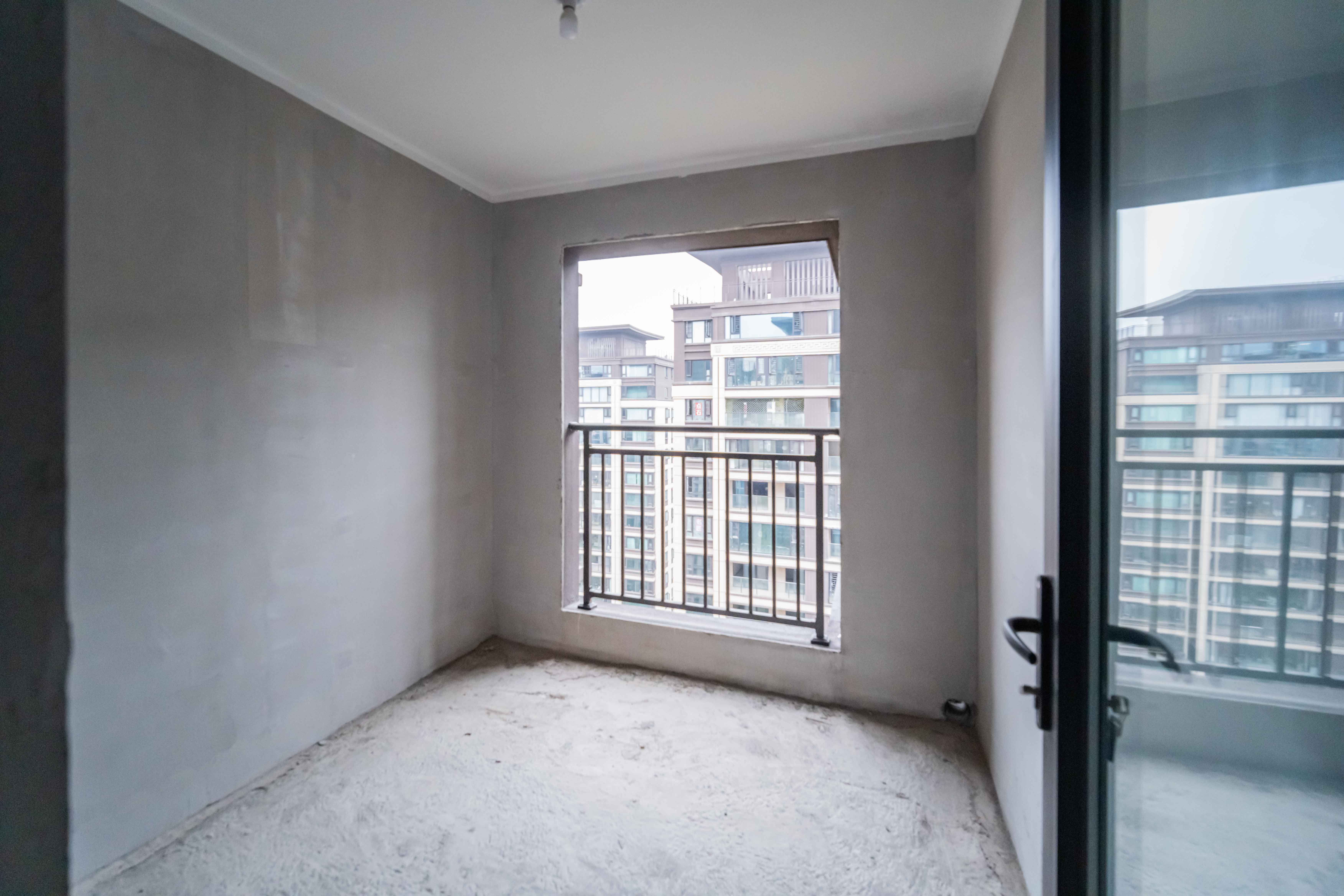 建发玖洲和玺  4室2厅2卫    142.0万其他
