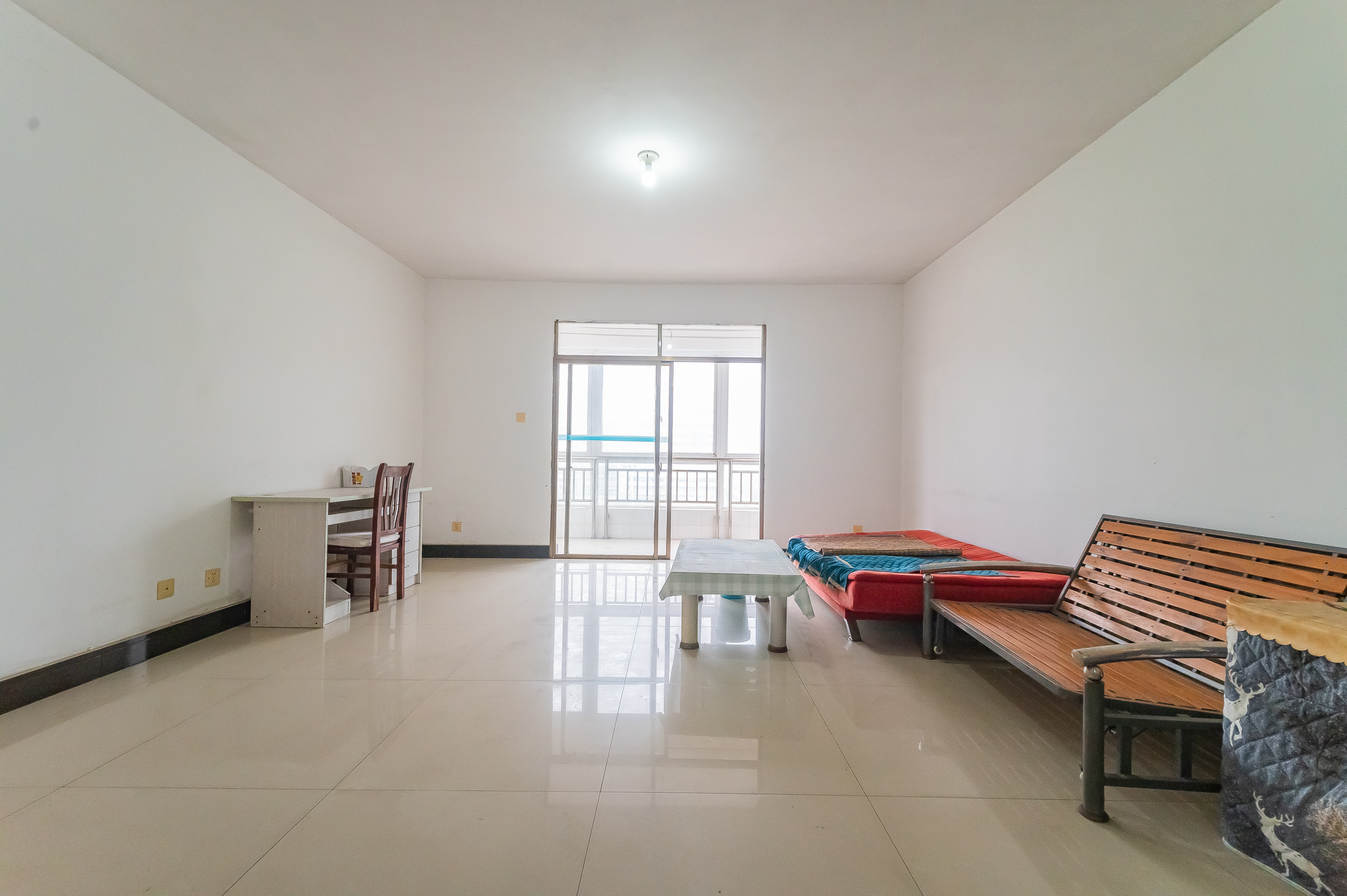 星沙教师公寓  3室2厅2卫    69.8万 星沙教师公寓  3室2厅2卫    69.8万客厅