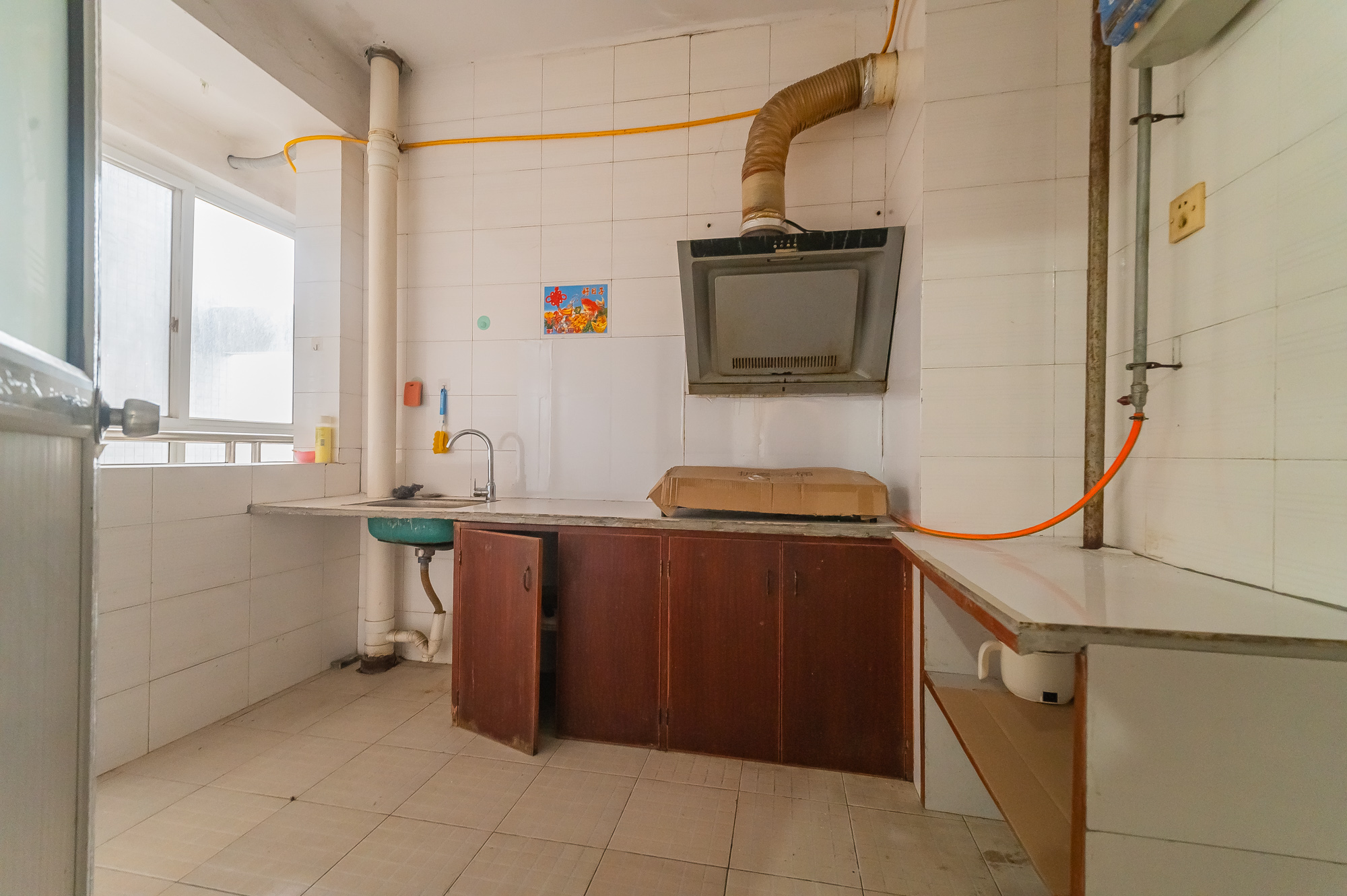 星沙教师公寓  3室2厅2卫    69.8万 星沙教师公寓  3室2厅2卫    69.8万厨房