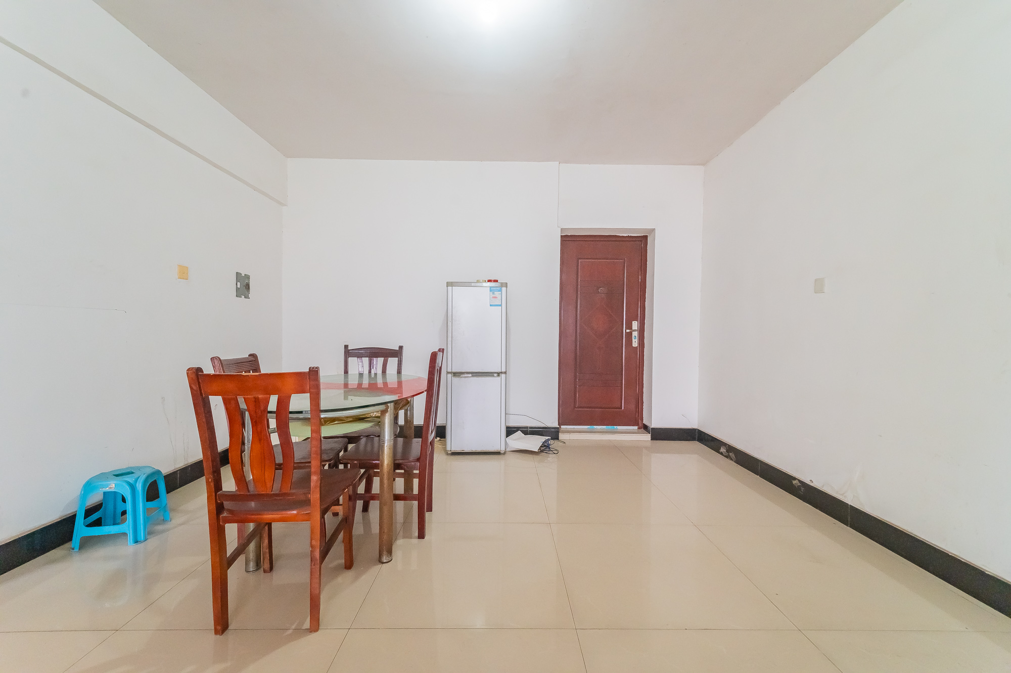 星沙教师公寓  3室2厅2卫    69.8万 星沙教师公寓  3室2厅2卫    69.8万客厅