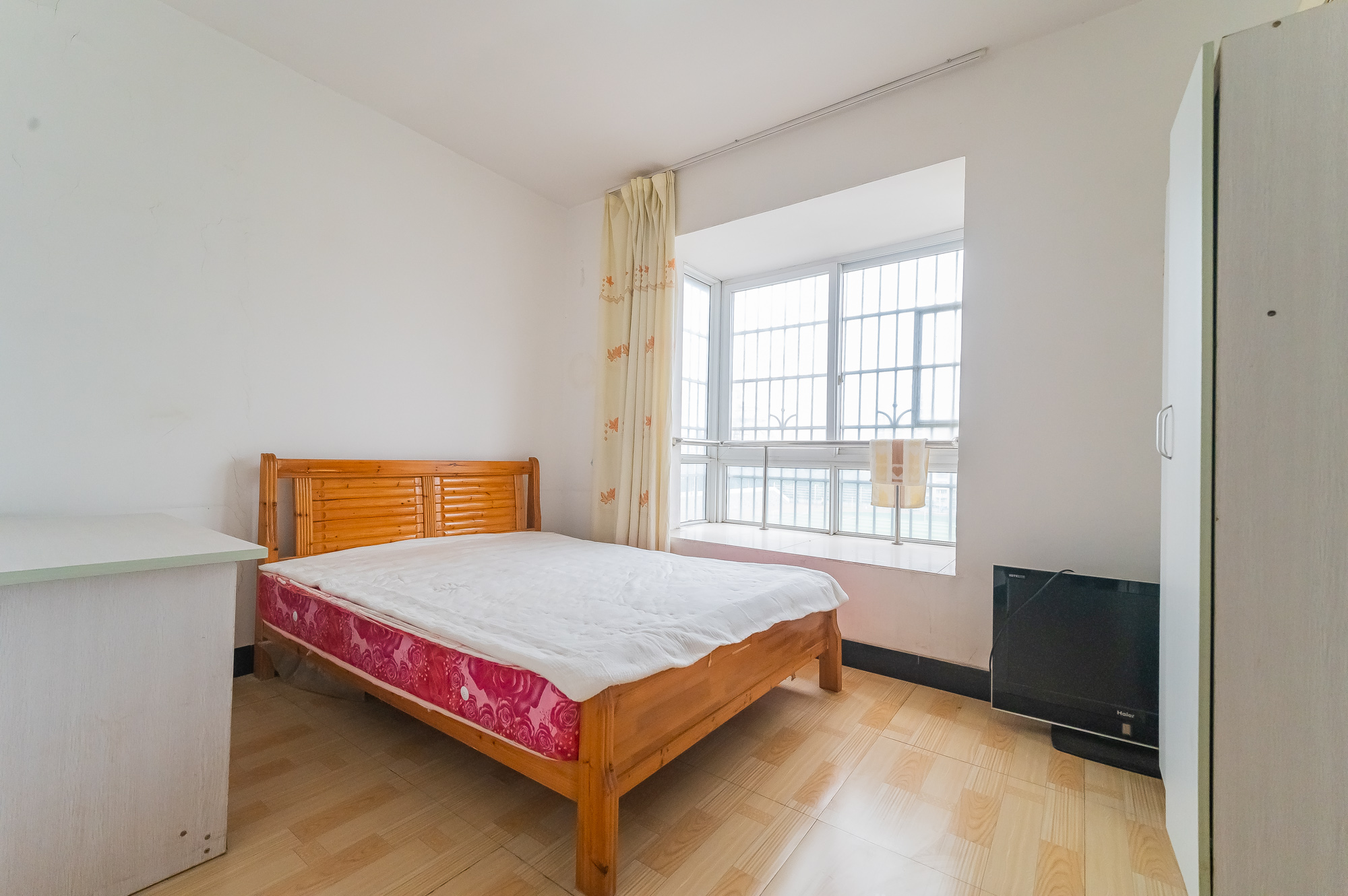 星沙教师公寓  3室2厅2卫    69.8万 星沙教师公寓  3室2厅2卫    69.8万卧室