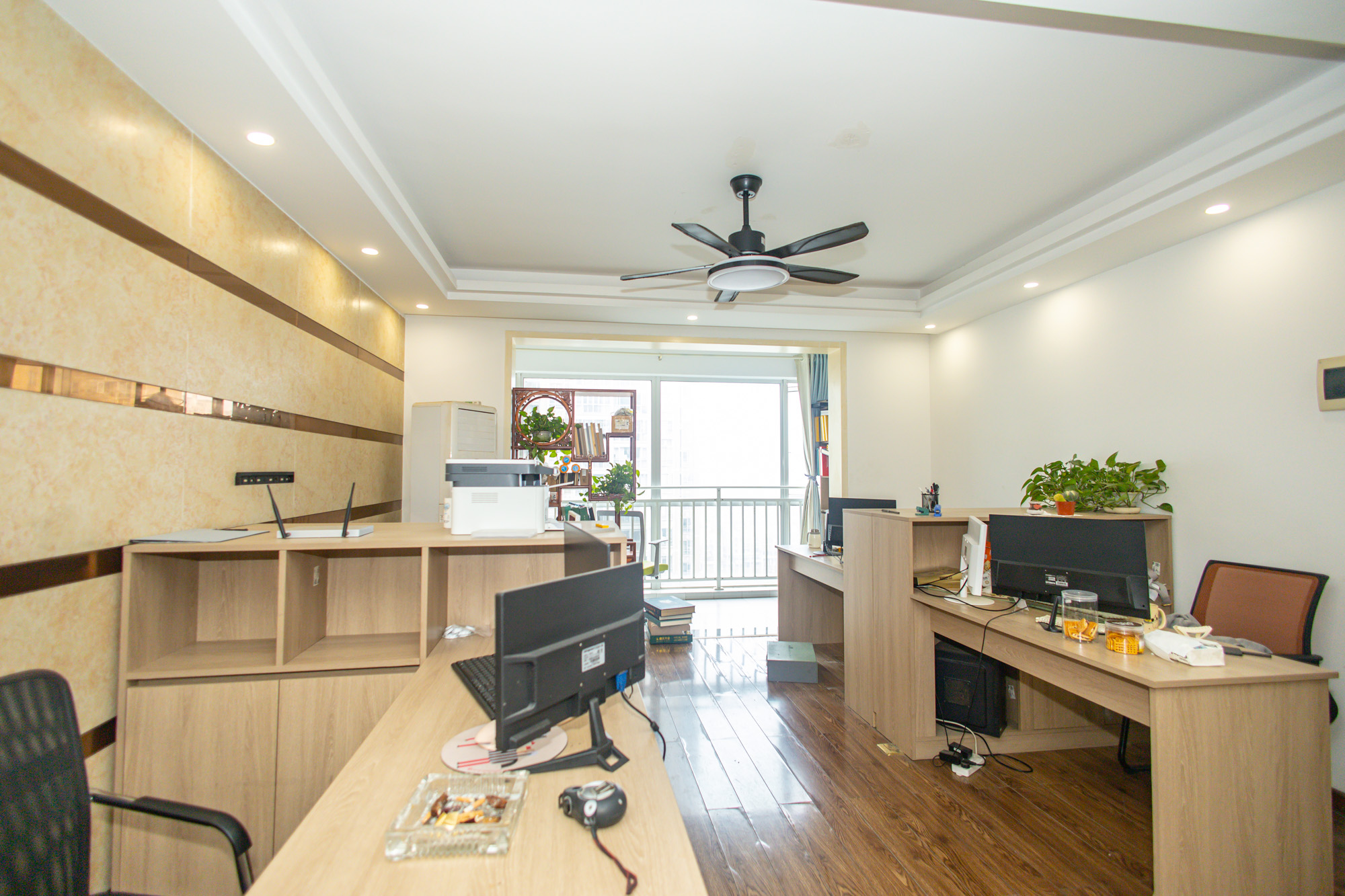 恒广国际景园一二区  4室2厅1卫    118.0万 恒广国际景园一二区  4室2厅1卫    118.0万