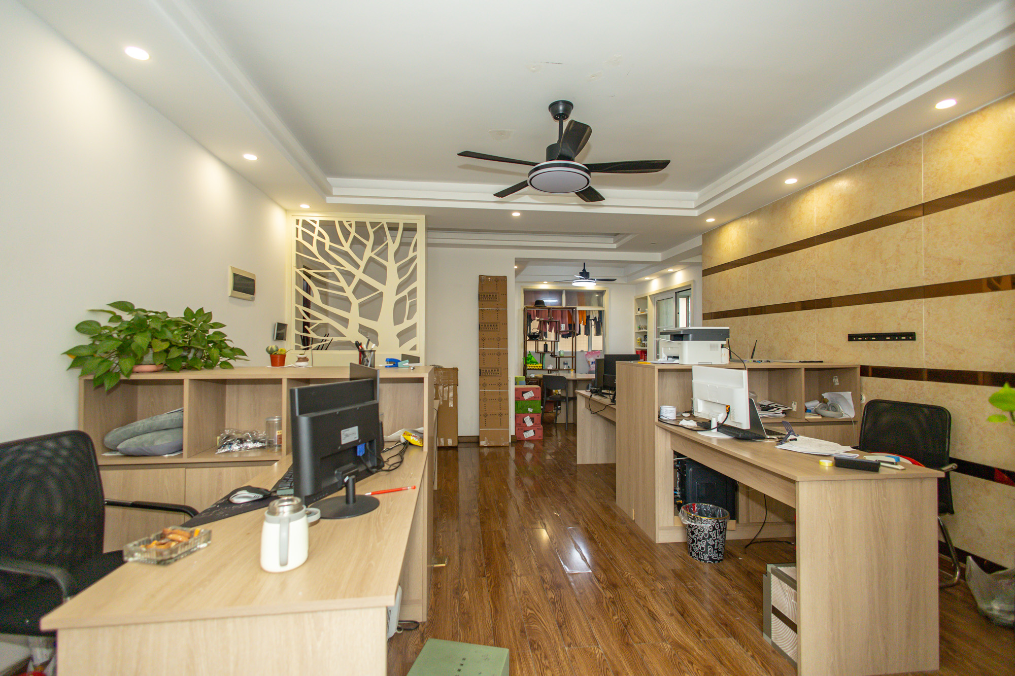 恒广国际景园一二区 4室2厅1卫 118.0万 恒广国际景园一二区 4室2厅1卫 118.0万客厅