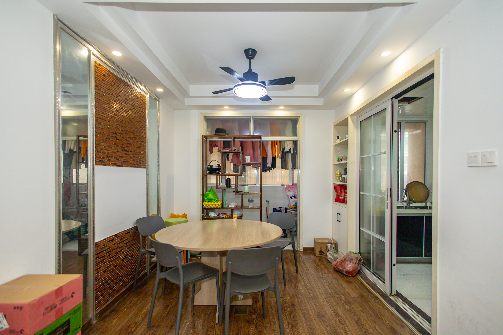 恒广国际景园一二区 4室2厅1卫 118.0万 恒广国际景园一二区 4室2厅1卫 118.0万其他