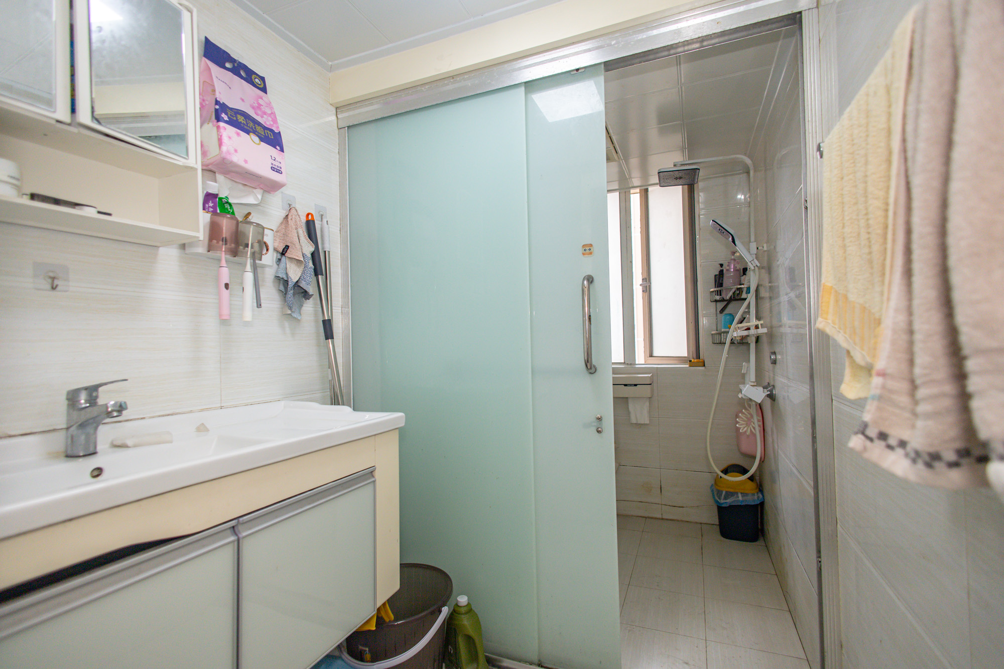 恒广国际景园一二区 4室2厅1卫 118.0万 恒广国际景园一二区 4室2厅1卫 118.0万卫生间