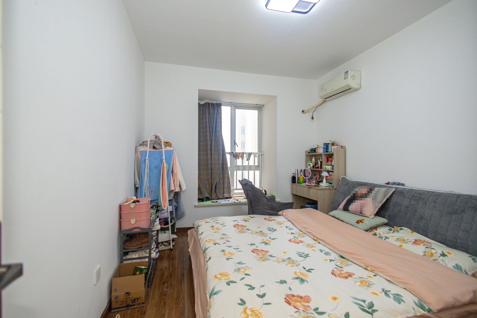 恒广国际景园一二区 4室2厅1卫 118.0万 恒广国际景园一二区 4室2厅1卫 118.0万卧室