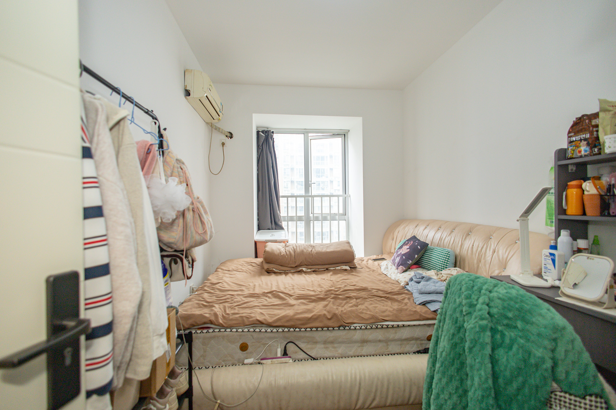 恒广国际景园一二区 4室2厅1卫 118.0万 恒广国际景园一二区 4室2厅1卫 118.0万卧室