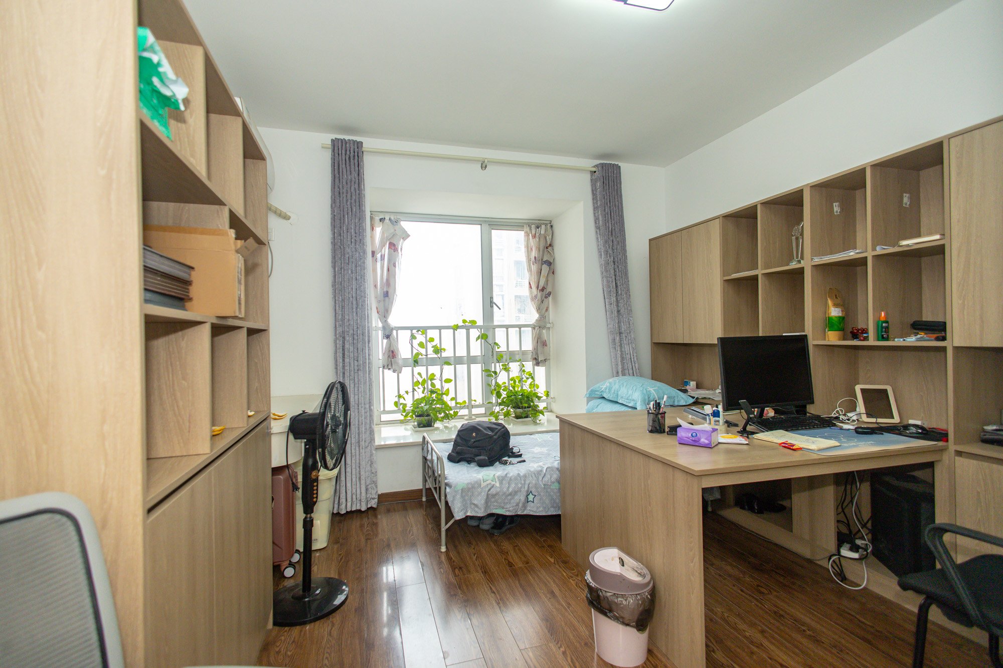 恒广国际景园一二区 4室2厅1卫 118.0万 恒广国际景园一二区 4室2厅1卫 118.0万卧室