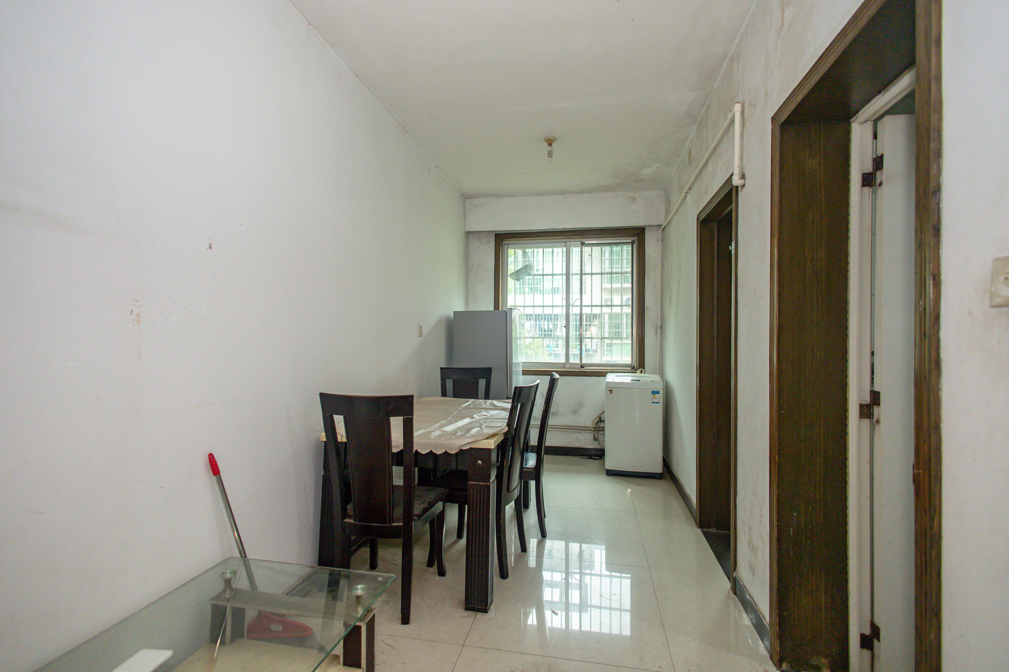 中南汽车世界  2室2厅1卫    32.8万 中南汽车世界  2室2厅1卫    32.8万其他