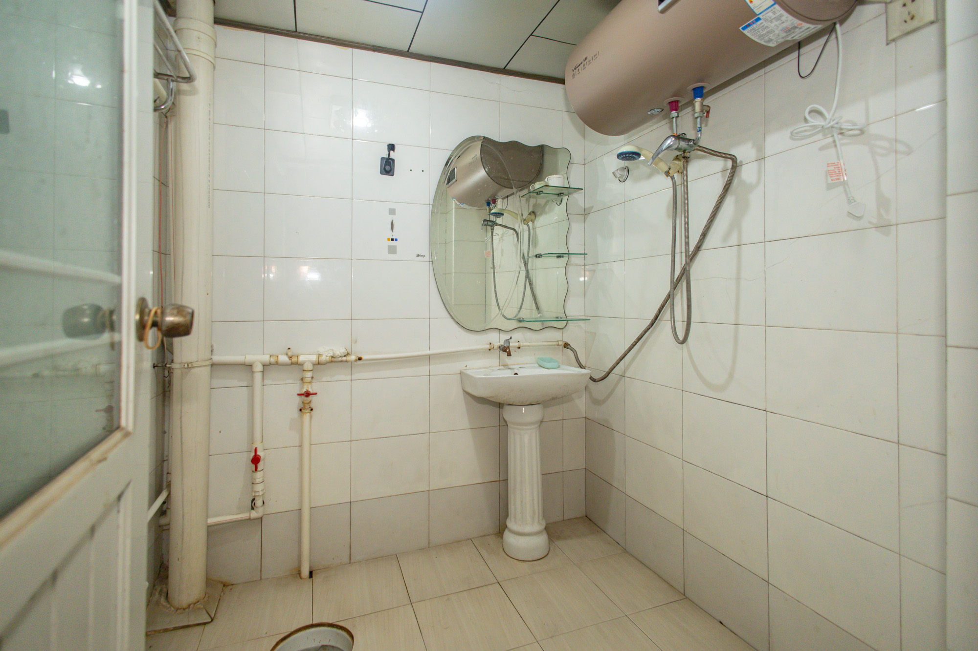 中南汽车世界  2室2厅1卫    32.8万 中南汽车世界  2室2厅1卫    32.8万卫生间