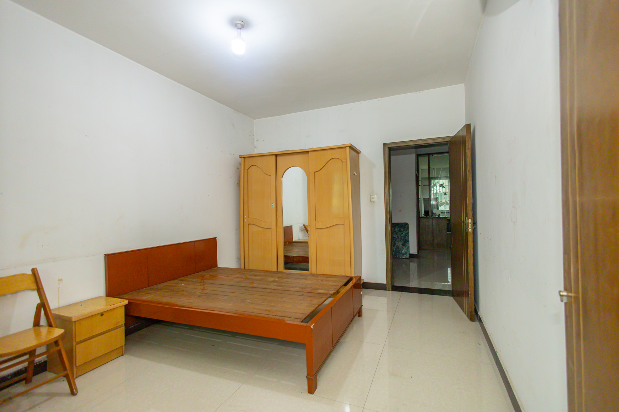 中南汽车世界  2室2厅1卫    32.8万 中南汽车世界  2室2厅1卫    32.8万卧室