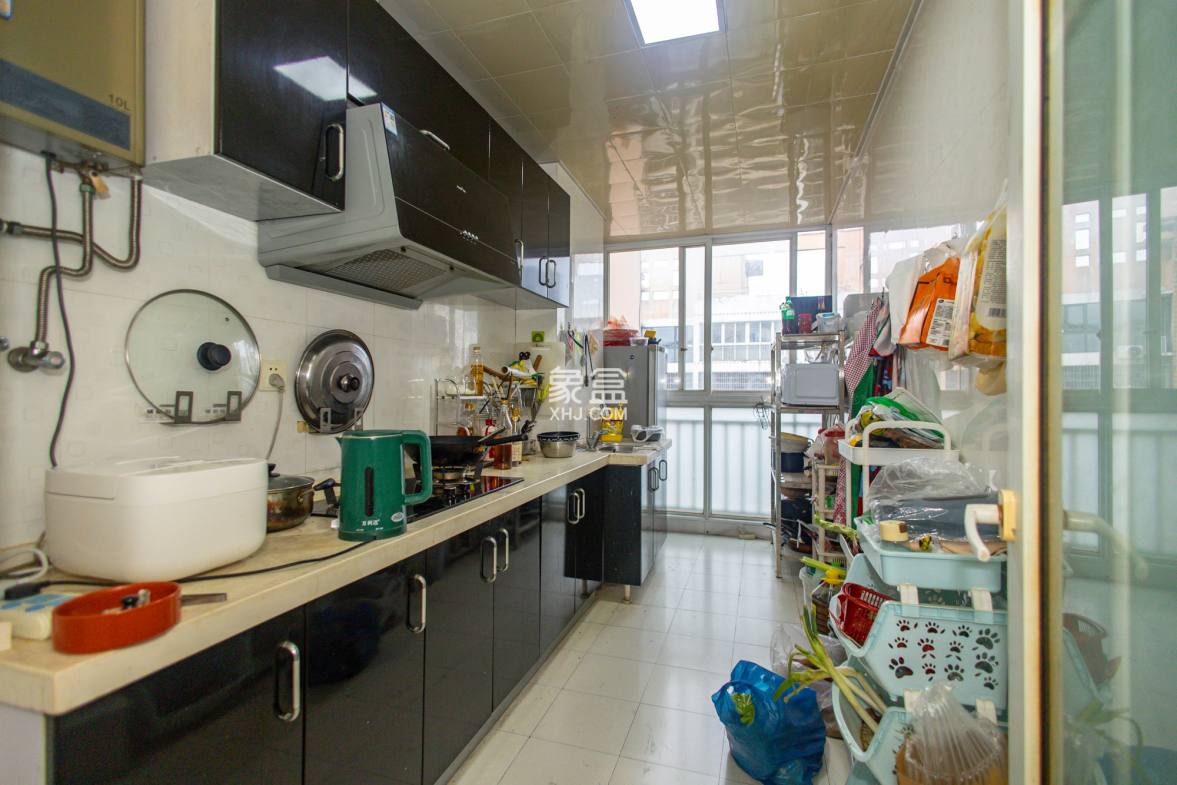 阳光丽景 4室2厅2卫 92.8万 阳光丽景 4室2厅2卫 92.8万厨房