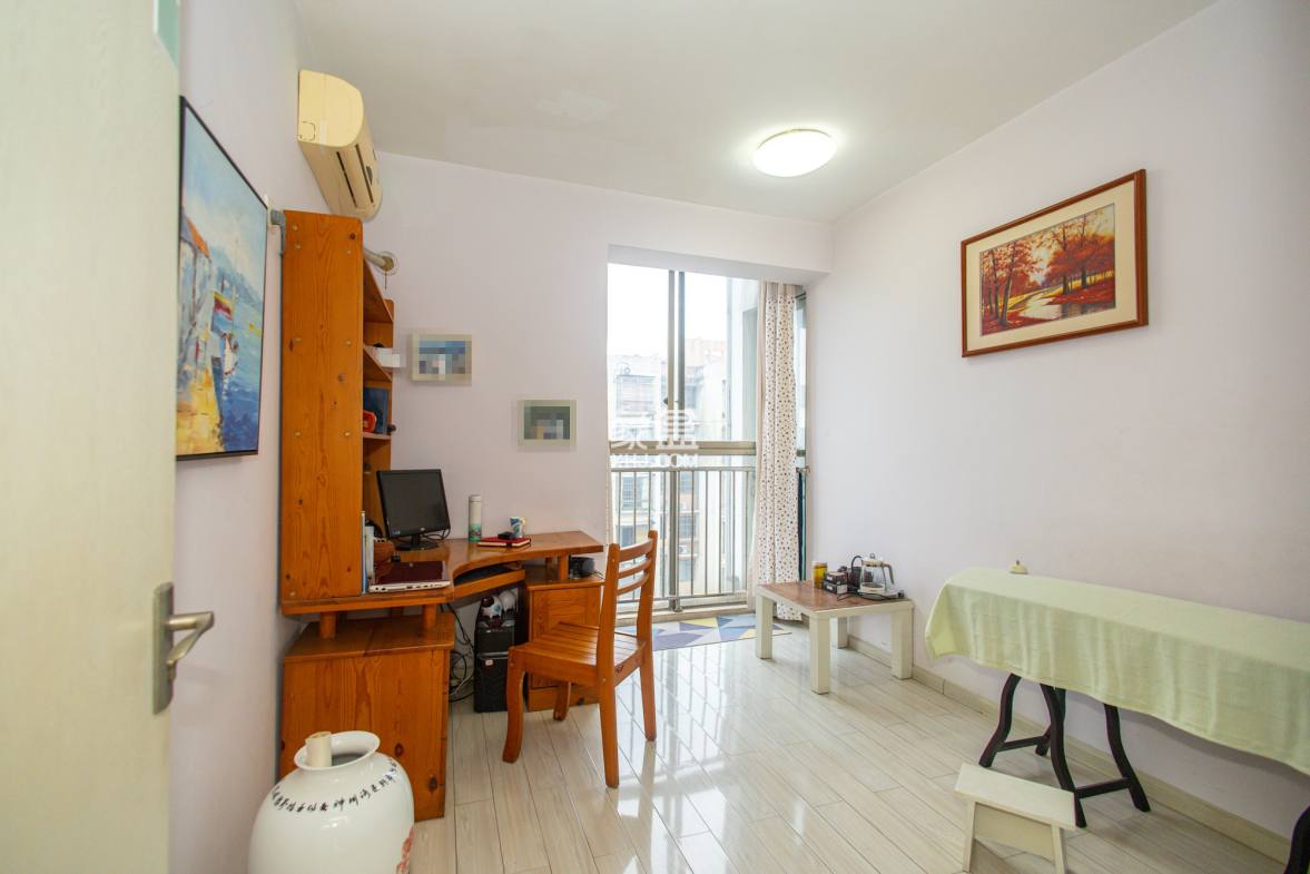 阳光丽景 4室2厅2卫 92.8万 阳光丽景 4室2厅2卫 92.8万卧室