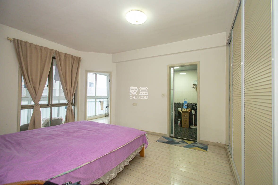 阳光丽景 4室2厅2卫 92.8万 阳光丽景 4室2厅2卫 92.8万卧室