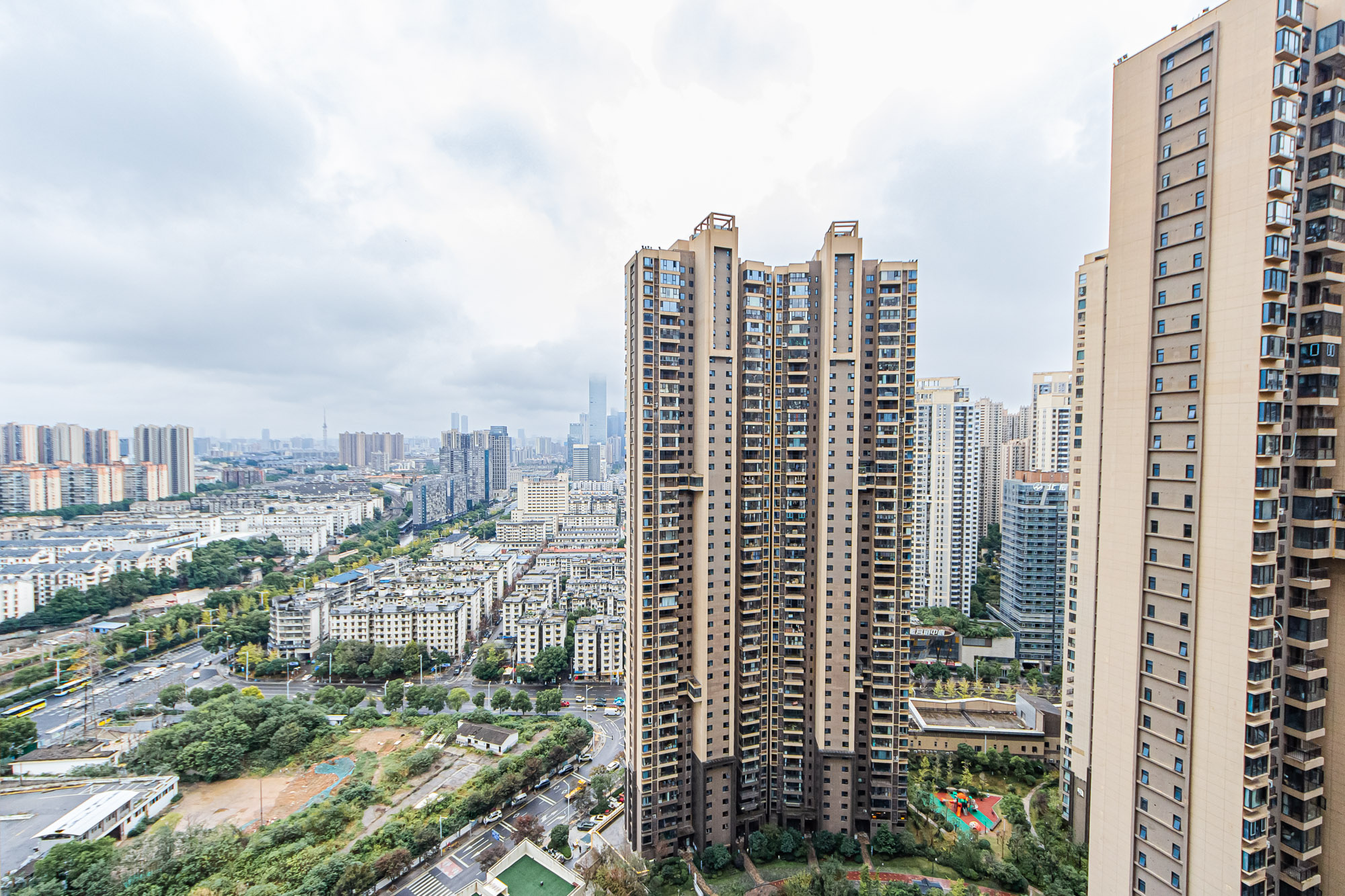 北辰三角洲C3区  3室2厅2卫   220.00万其他