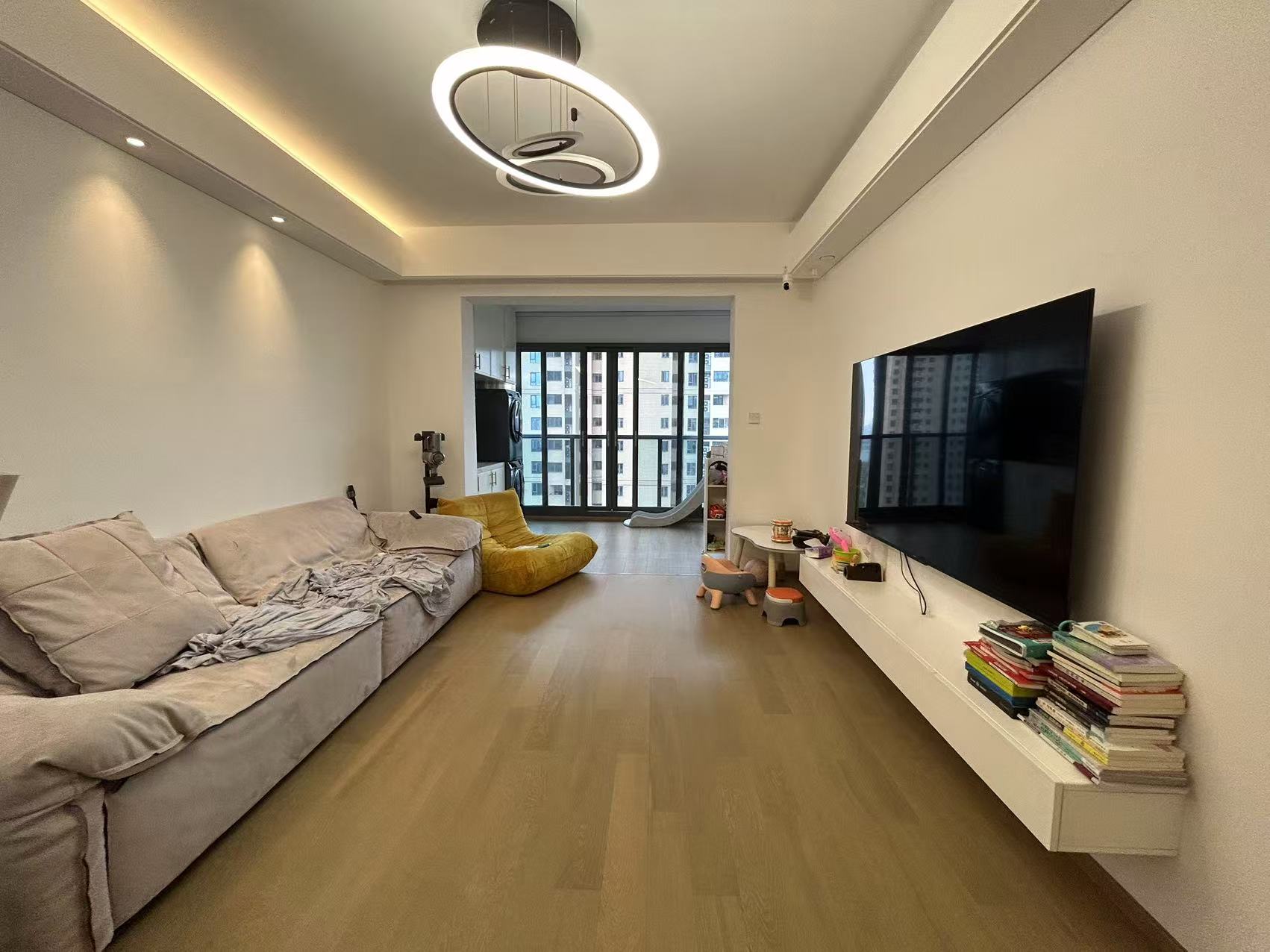 晋合湘水湾六期  3室2厅1卫    100.0万 晋合湘水湾六期  3室2厅1卫    100.0万室内图