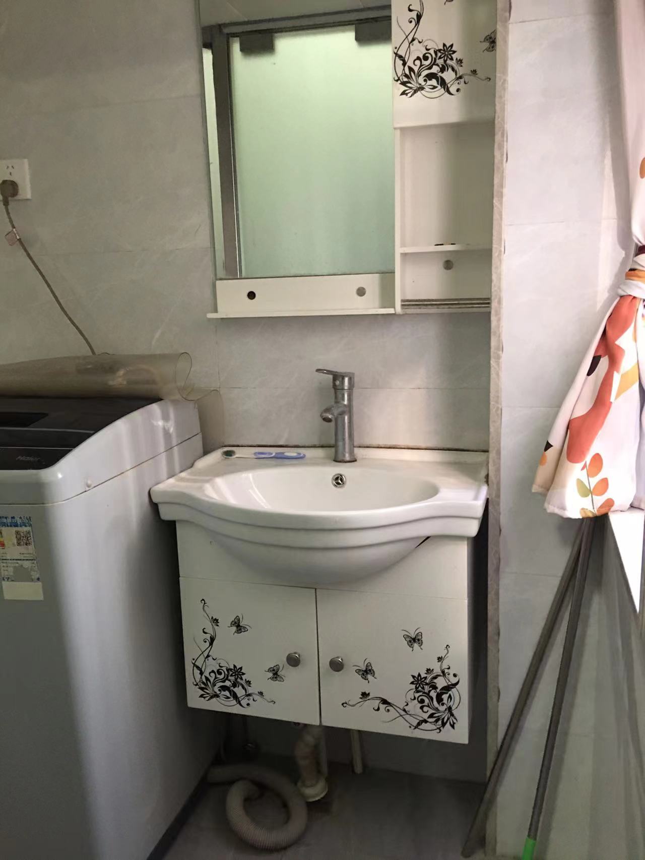 翰林居 1室1厅1卫 700.0元/月 翰林居 1室1厅1卫 700.0元/月室内图