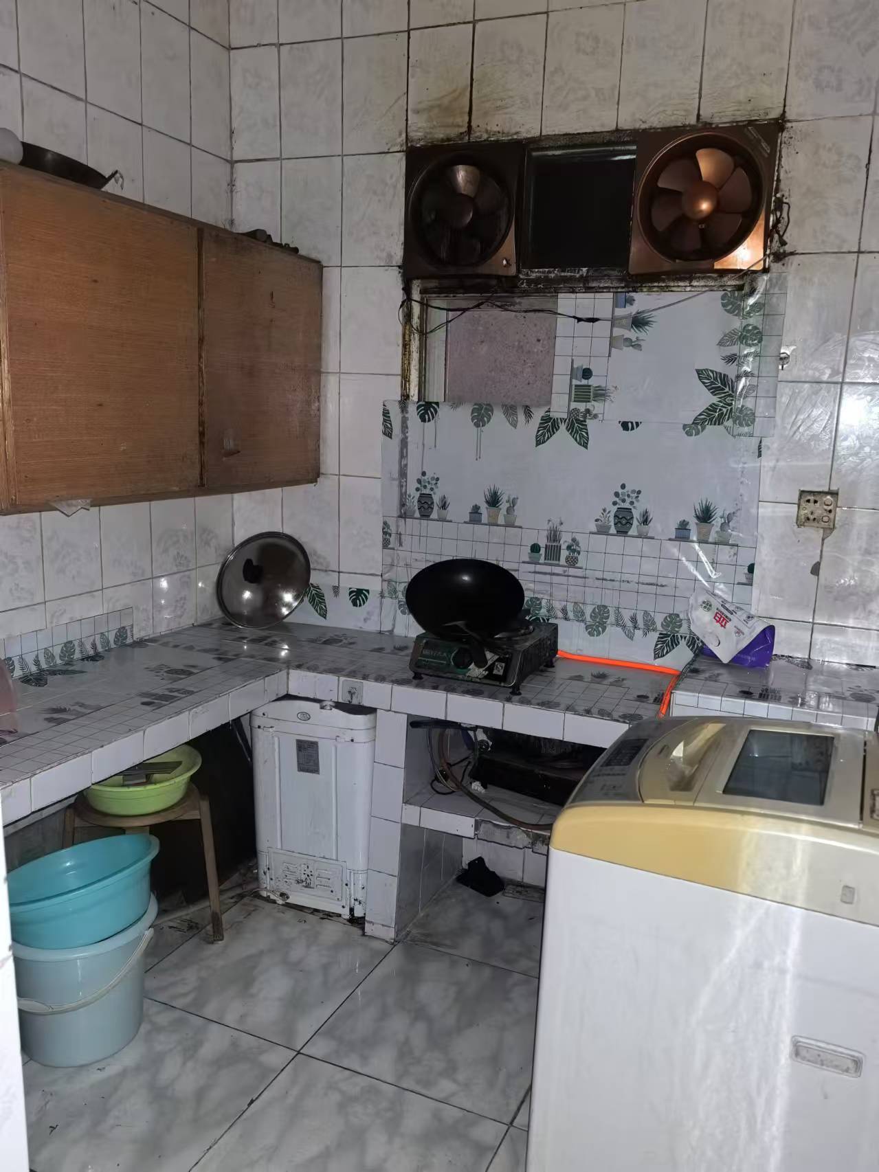 梓园社区(麻纺厂宿舍) 1室1厅1卫 600.0元/月 梓园社区(麻纺厂宿舍) 1室1厅1卫 600.0元/月室内图