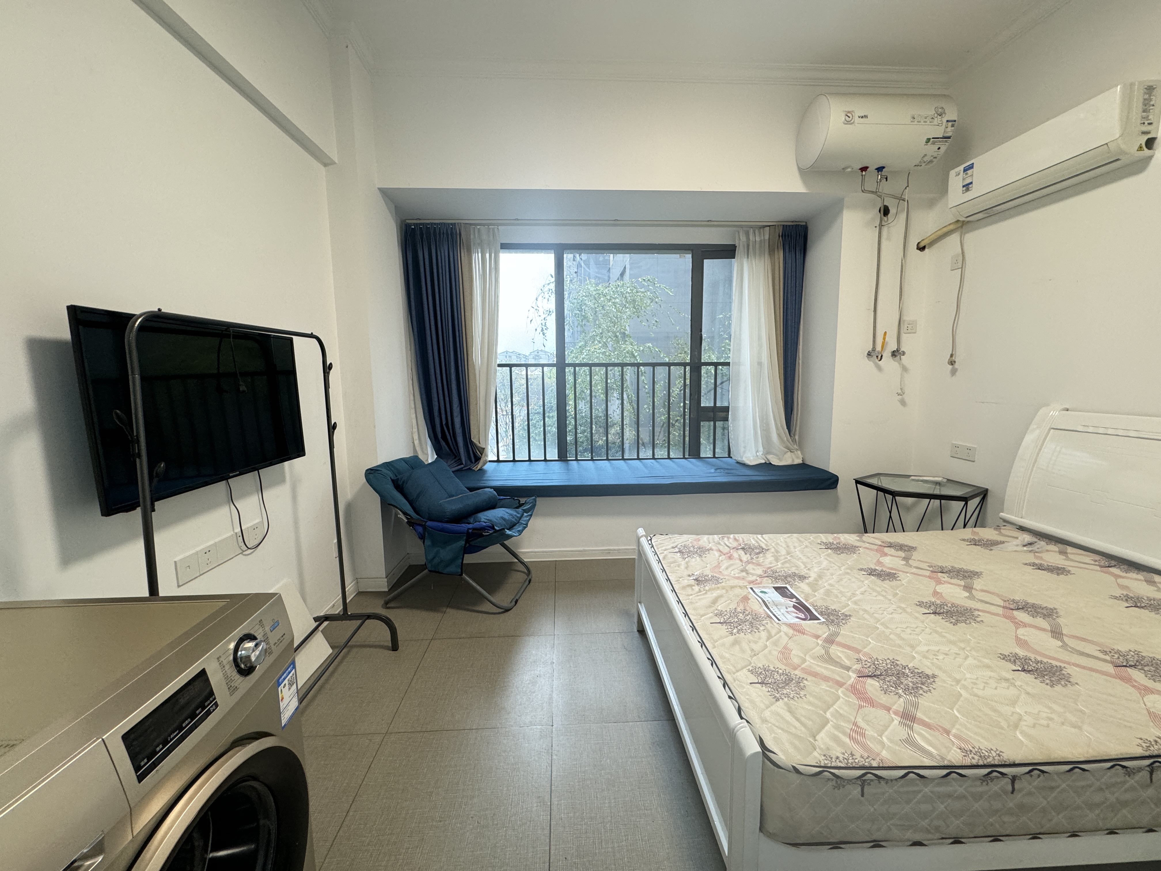 太一格 1室1厅1卫 1100.0元/月 太一格 1室1厅1卫 1100.0元/月室内图