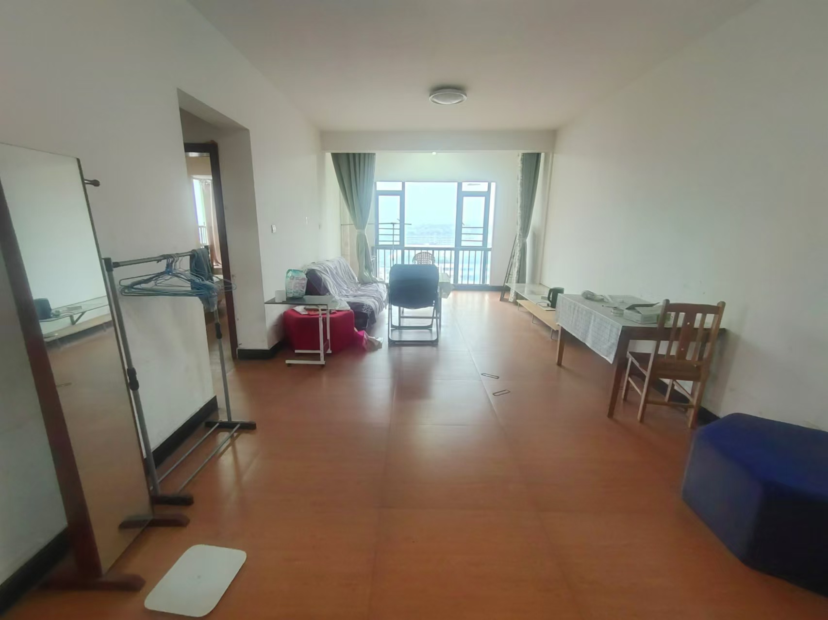 华晨御园 2室2厅1卫 1450.0元/月 华晨御园 2室2厅1卫 1450.0元/月室内图