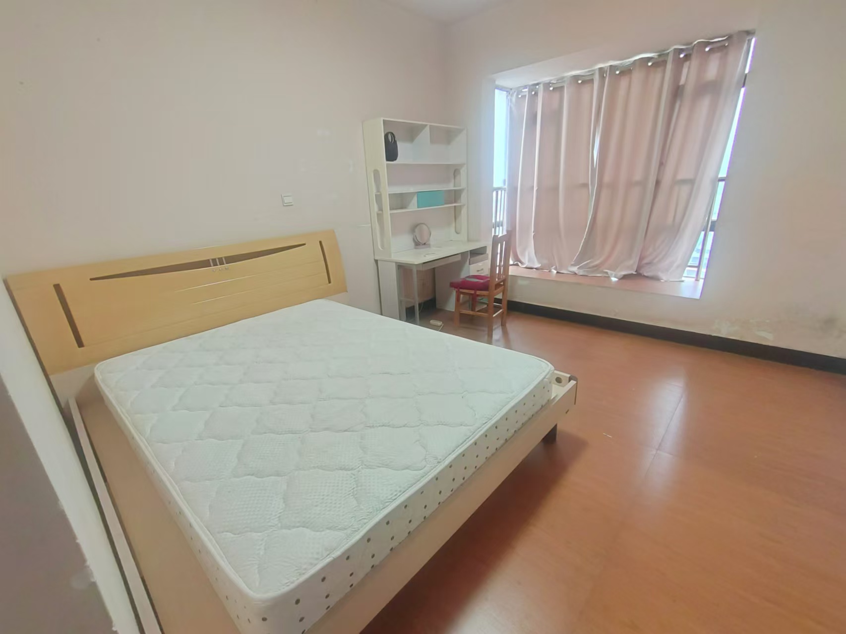 华晨御园 2室2厅1卫 1450.0元/月 华晨御园 2室2厅1卫 1450.0元/月室内图