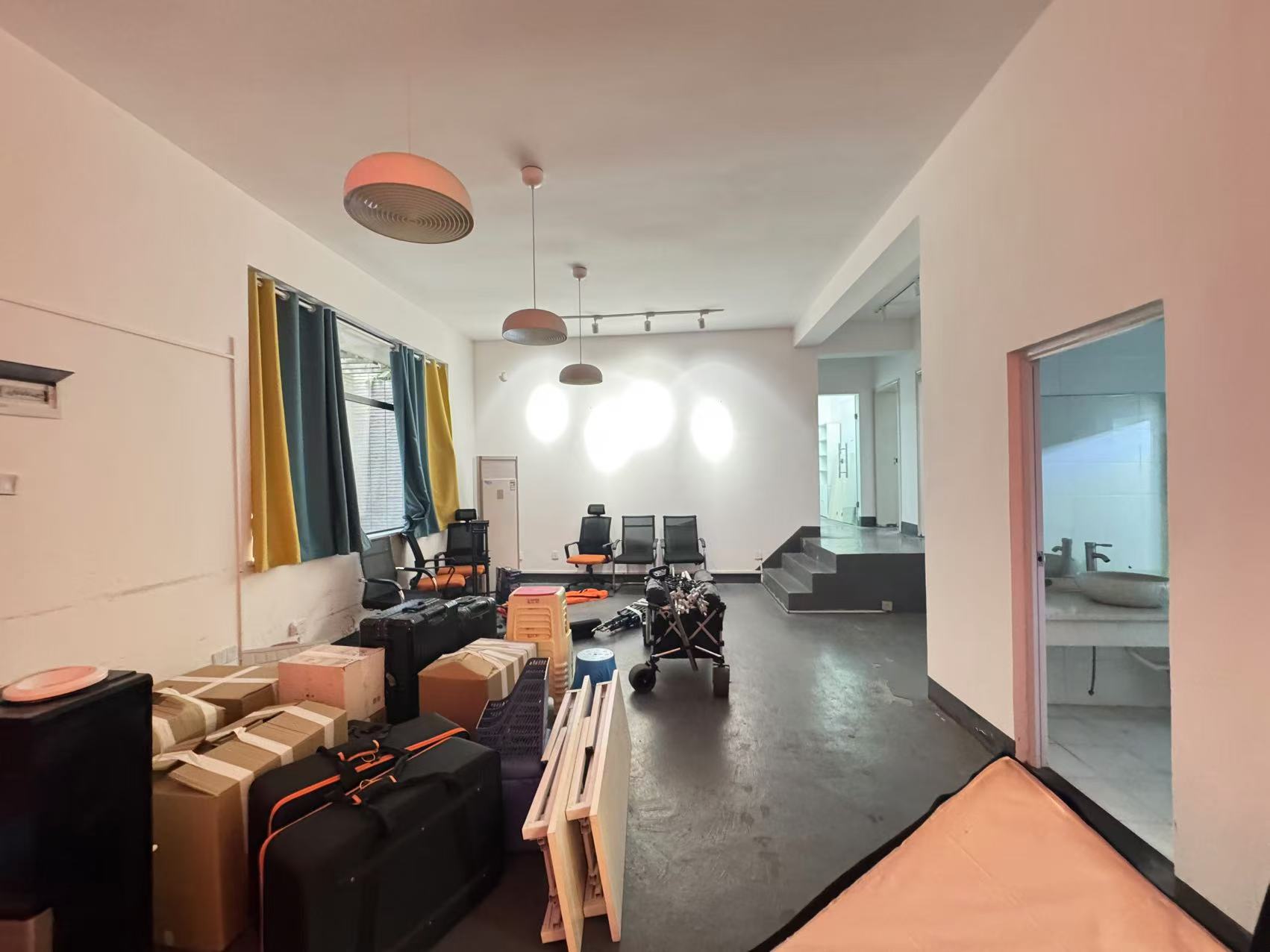 藏珑湖上国际花园 4室2厅2卫 6800.0元/月 藏珑湖上国际花园 4室2厅2卫 6800.0元/月室内图