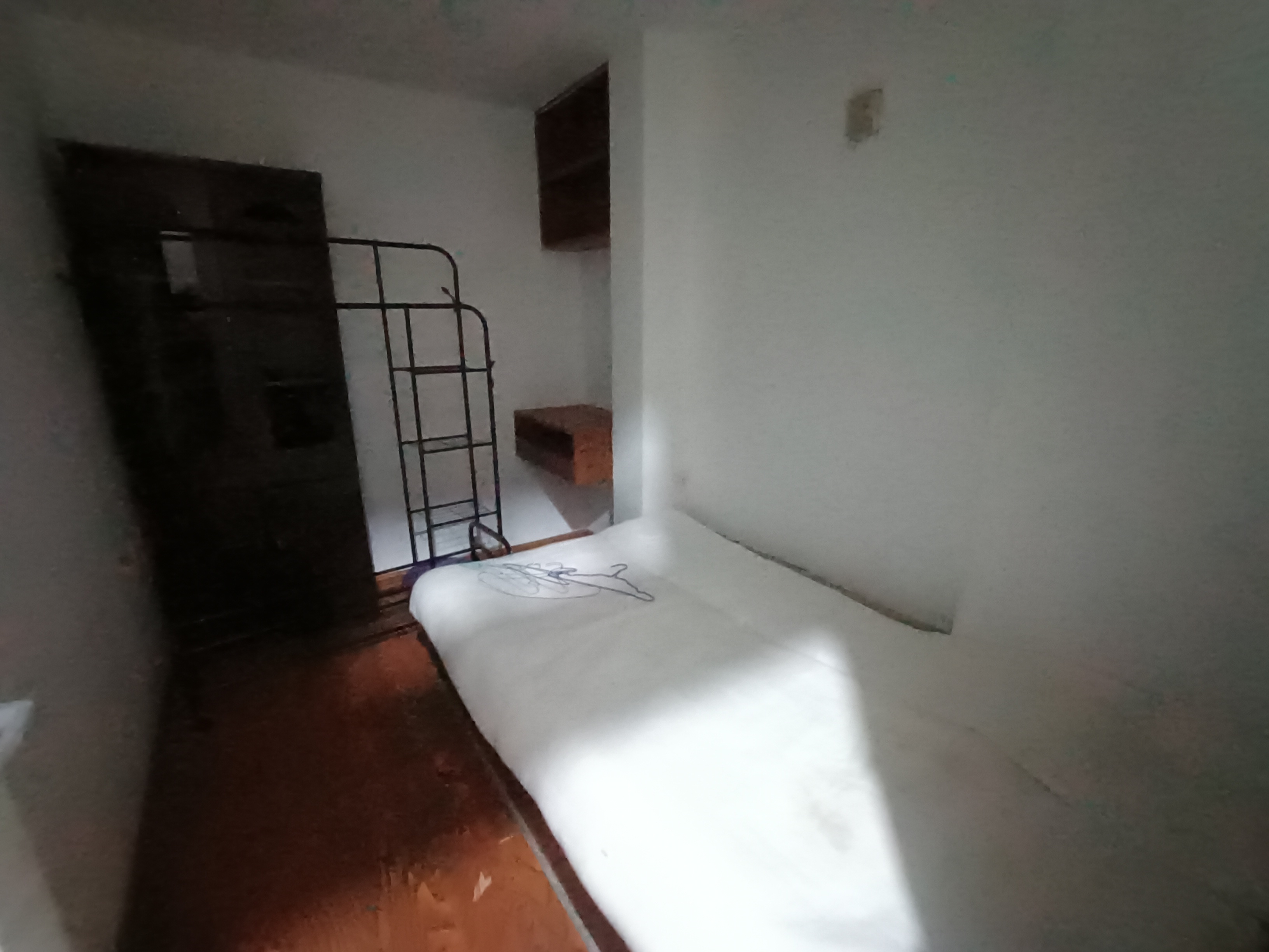 世景华庭  1室1厅1卫   1100.00元/月室内图