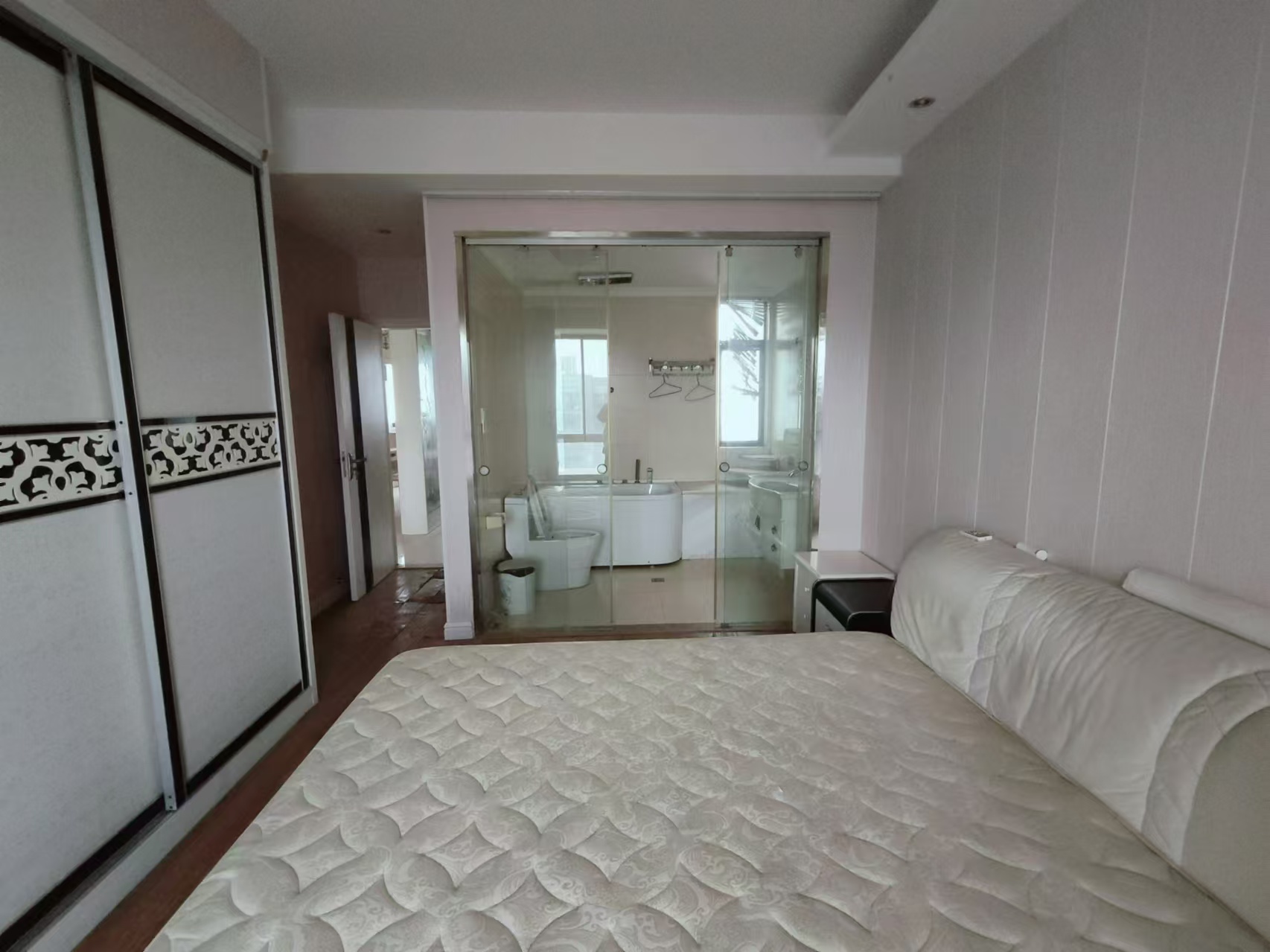 联诚国际城 3室2厅2卫 1600.0元/月 联诚国际城 3室2厅2卫 1600.0元/月室内图