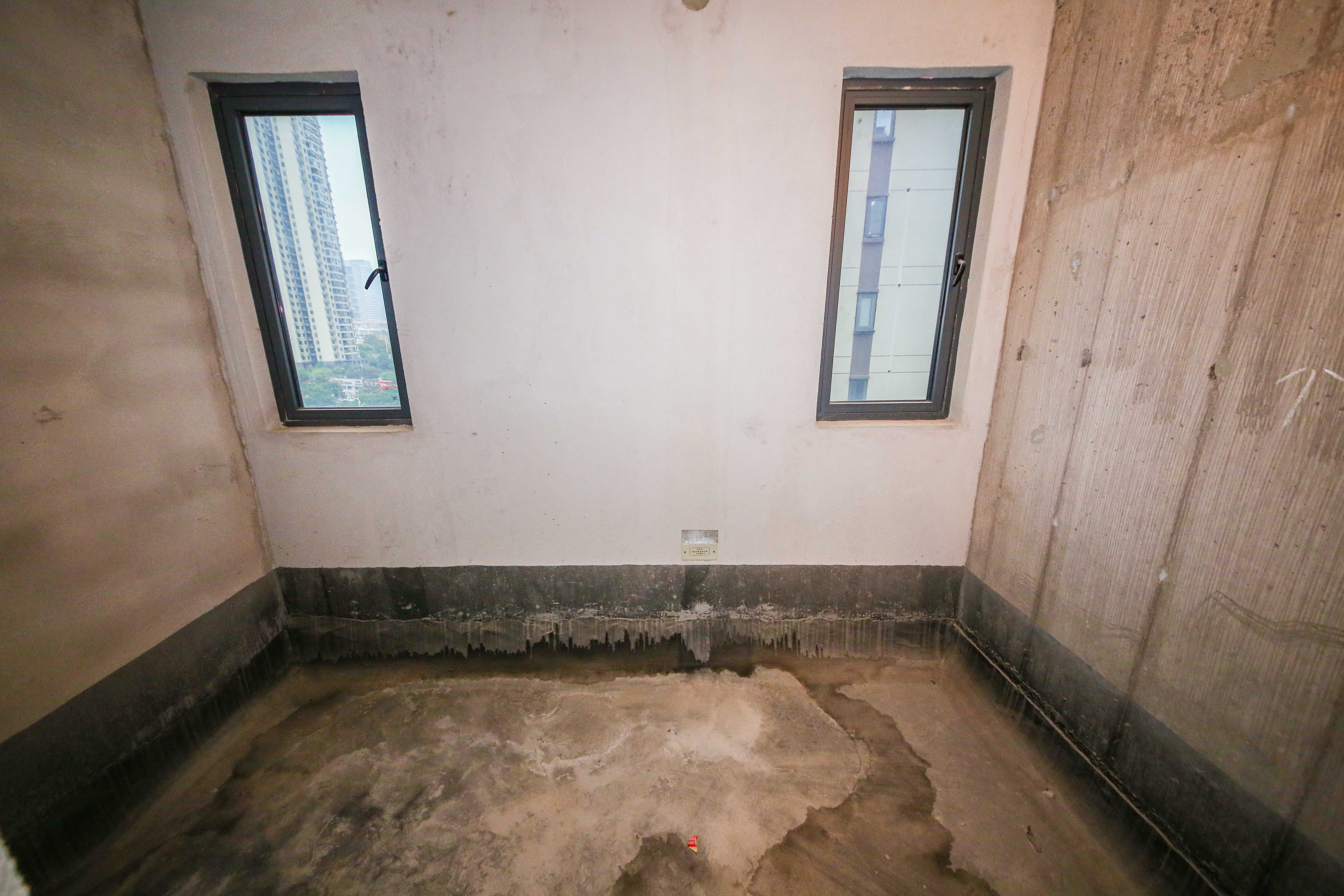 中建钰和城  4室2厅2卫   387.00万卫生间