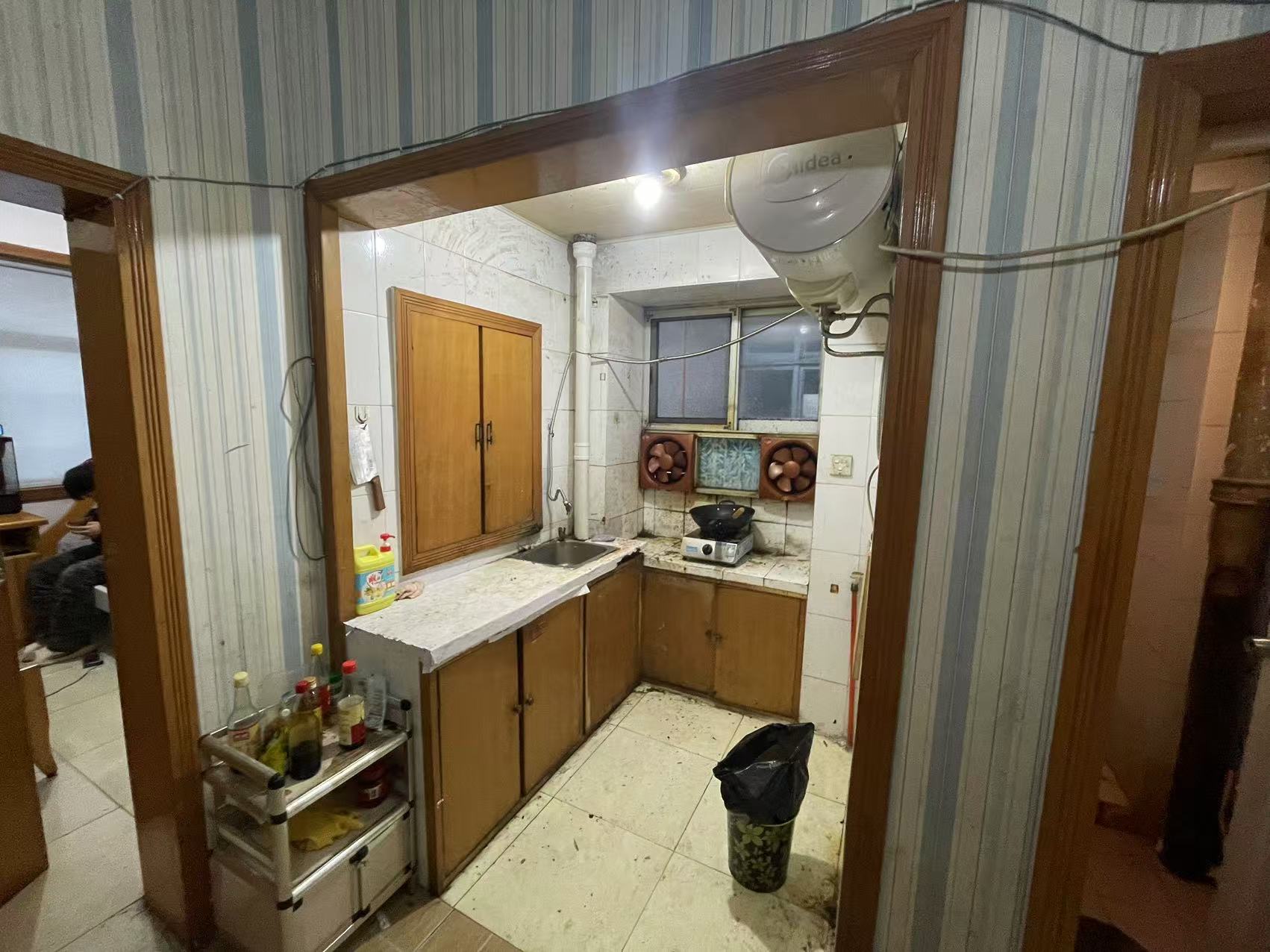 长坡社区  3室2厅1卫    1200.0元/月 长坡社区  3室2厅1卫    1200.0元/月室内图