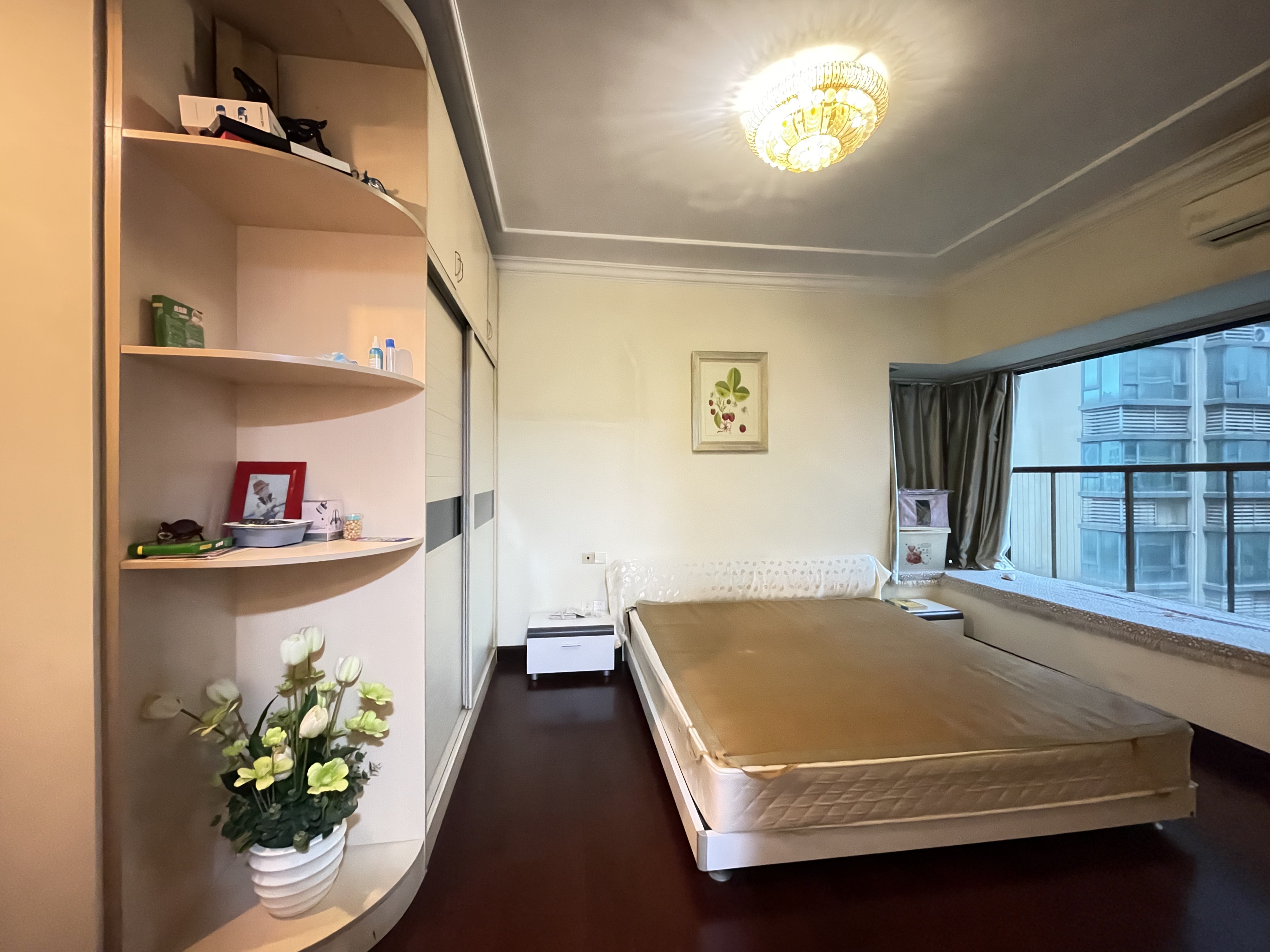 恒大名都  3室2厅2卫   1800.00元/月室内图
