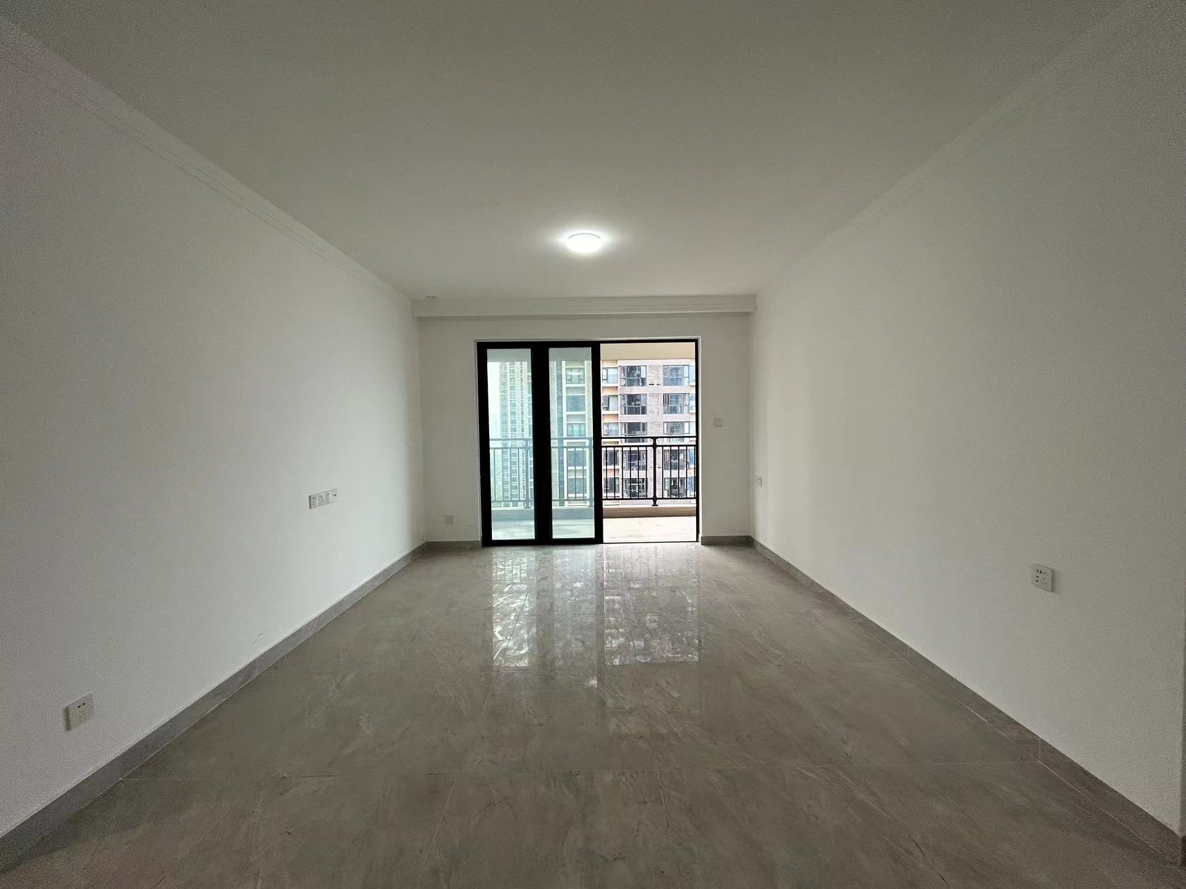 蓝溪谷 4室2厅2卫 80.8万 蓝溪谷 4室2厅2卫 80.8万室内图