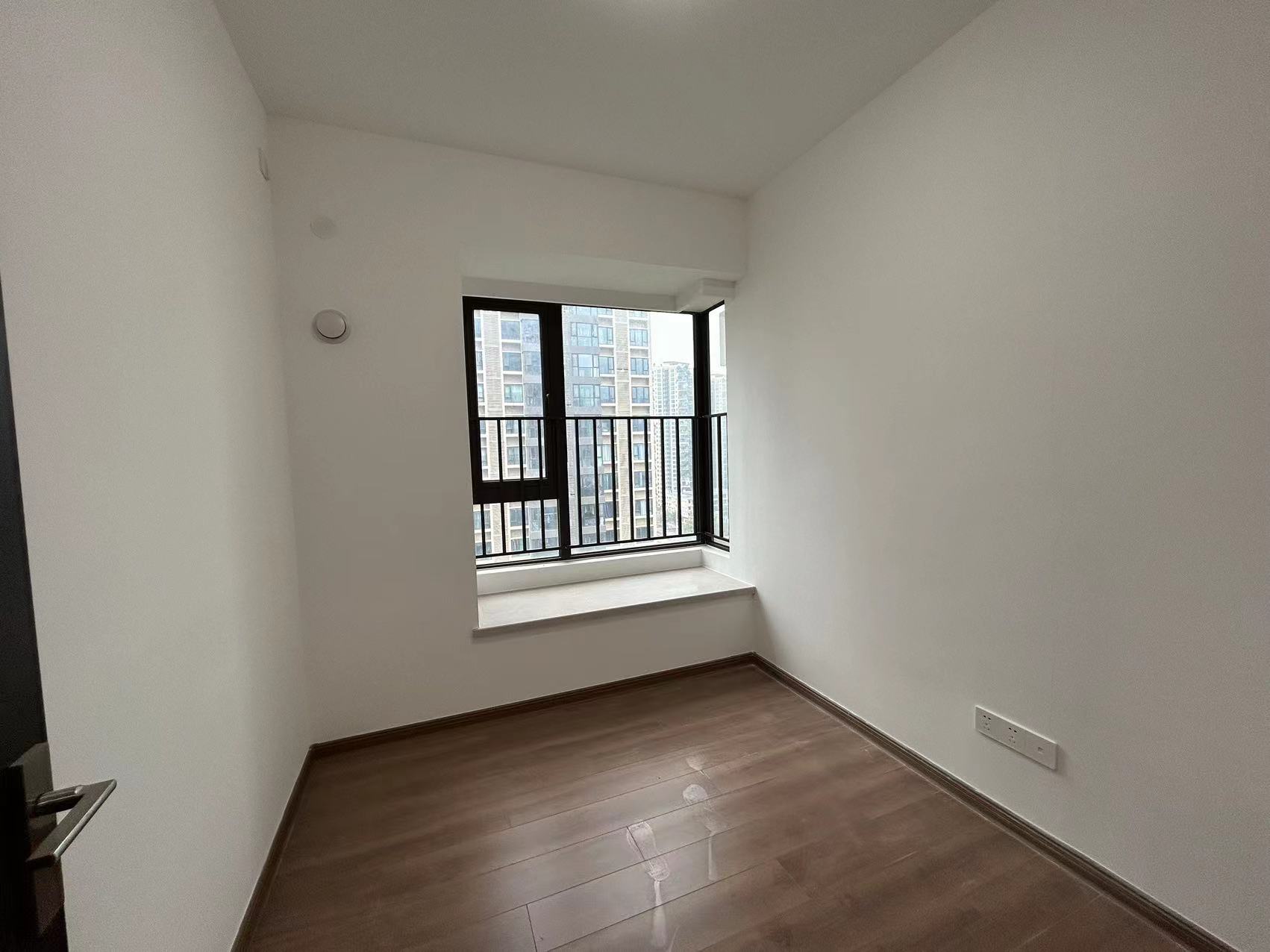 蓝溪谷 4室2厅2卫 80.8万 蓝溪谷 4室2厅2卫 80.8万室内图