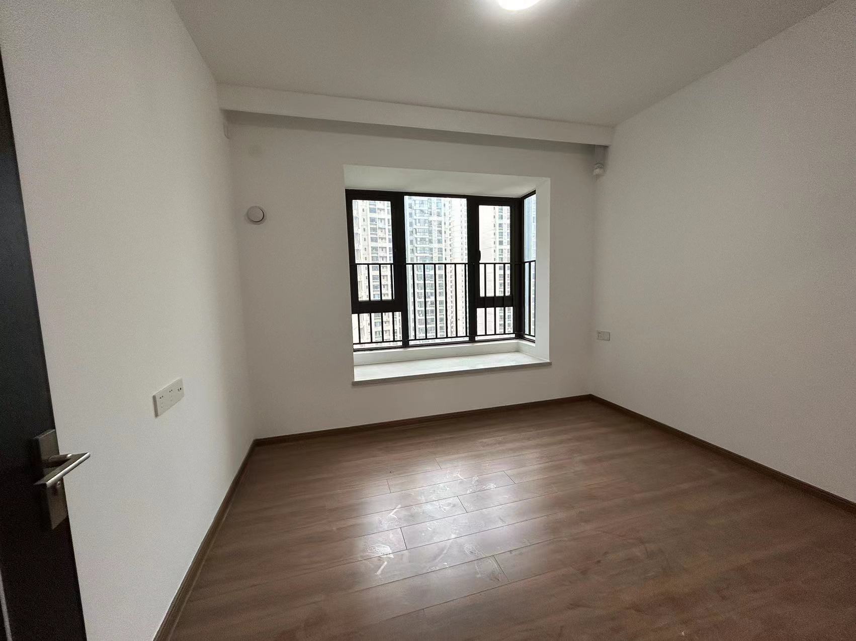 蓝溪谷 4室2厅2卫 80.8万 蓝溪谷 4室2厅2卫 80.8万室内图