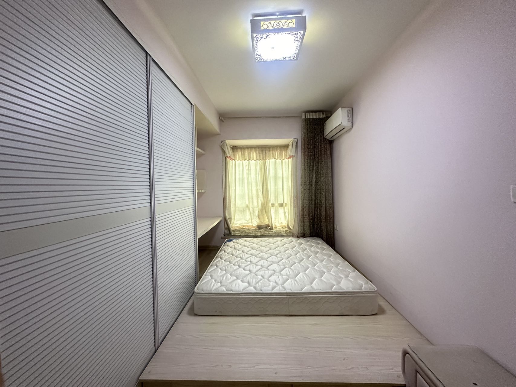 锑都家园  3室2厅2卫    1600.0元/月 锑都家园  3室2厅2卫    1600.0元/月