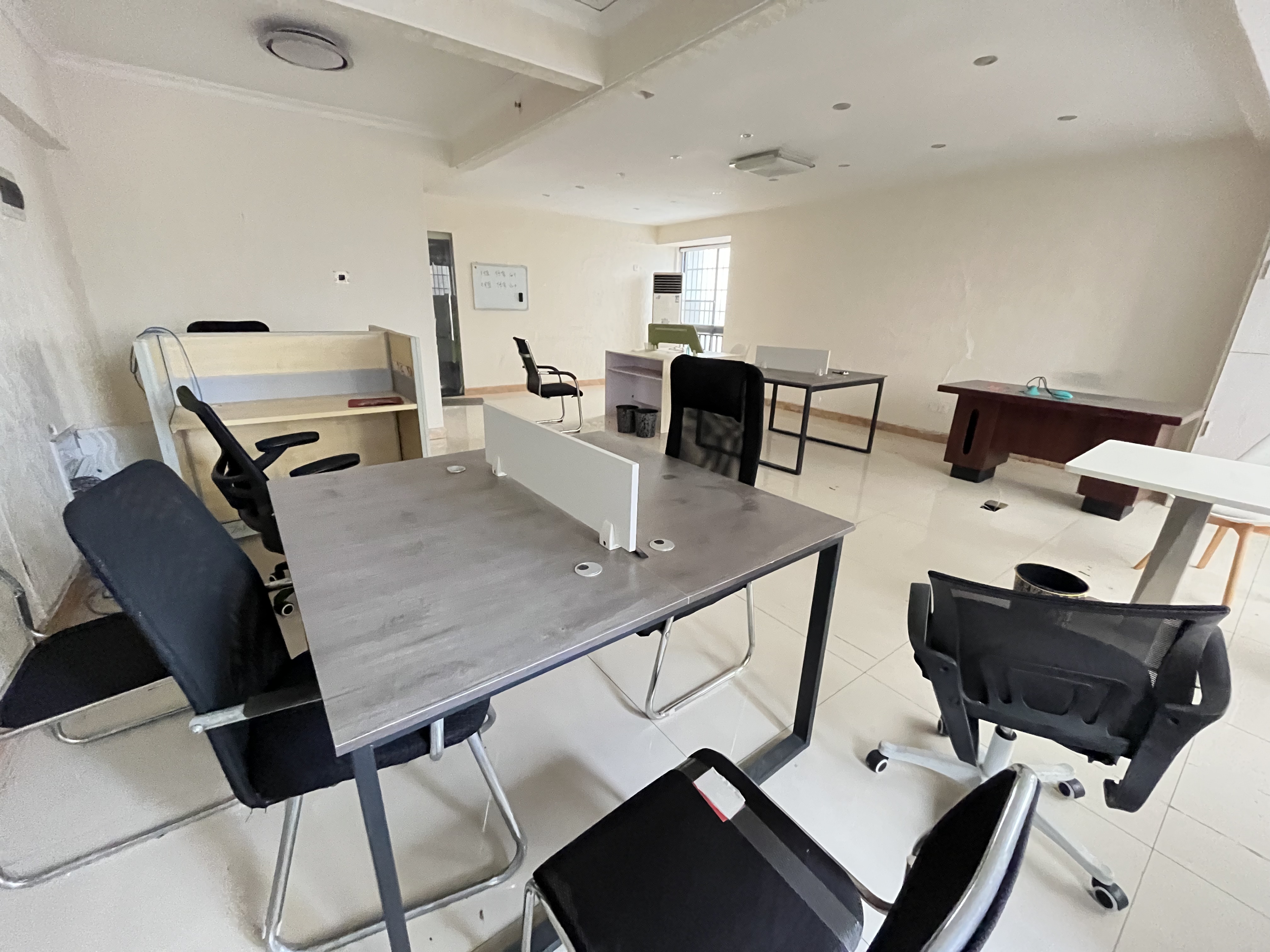 东方芙蓉 1室1厅1卫 2000.0元/月 东方芙蓉 1室1厅1卫 2000.0元/月室内图